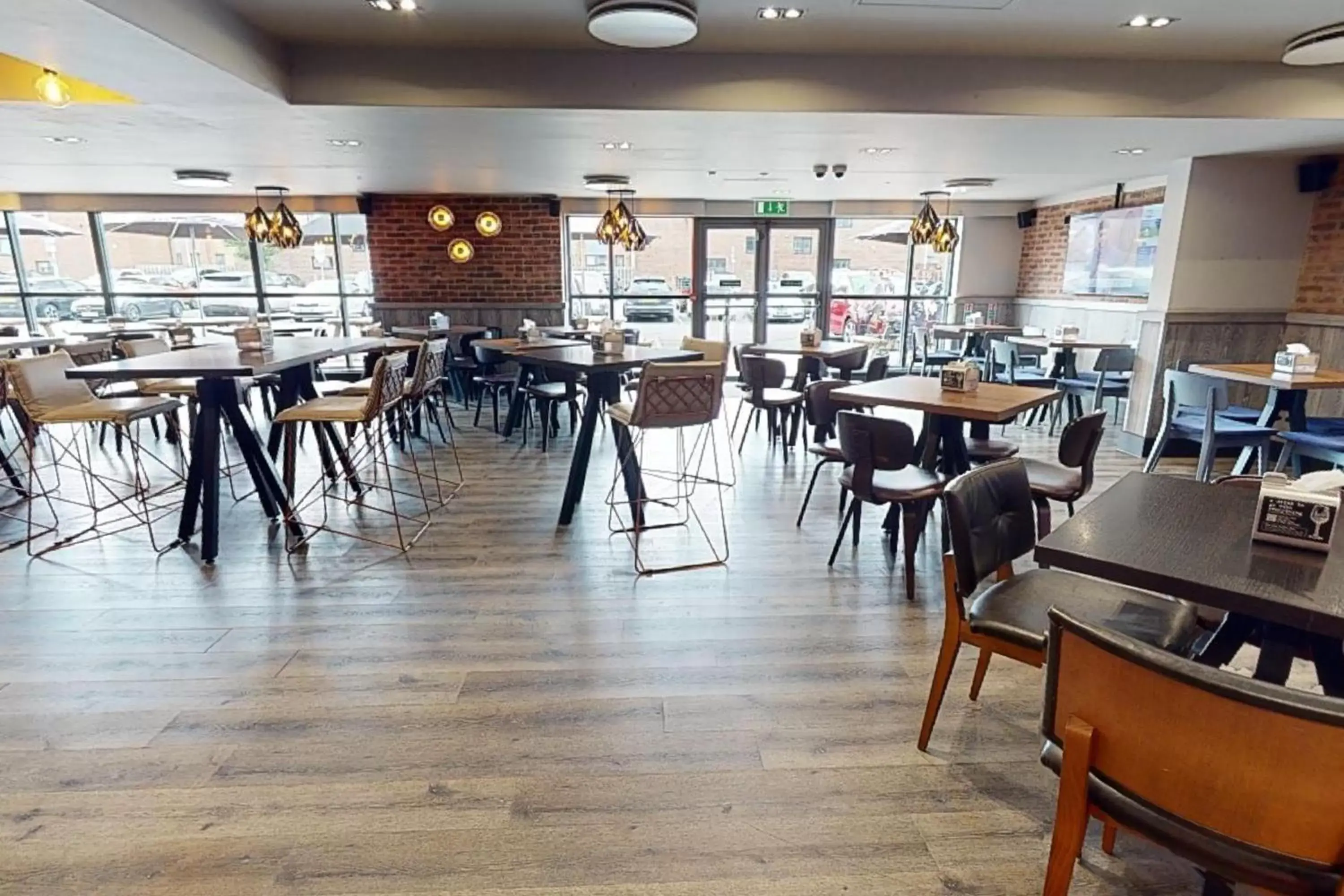 Restaurant/Places to Eat in Village Hotel Swansea