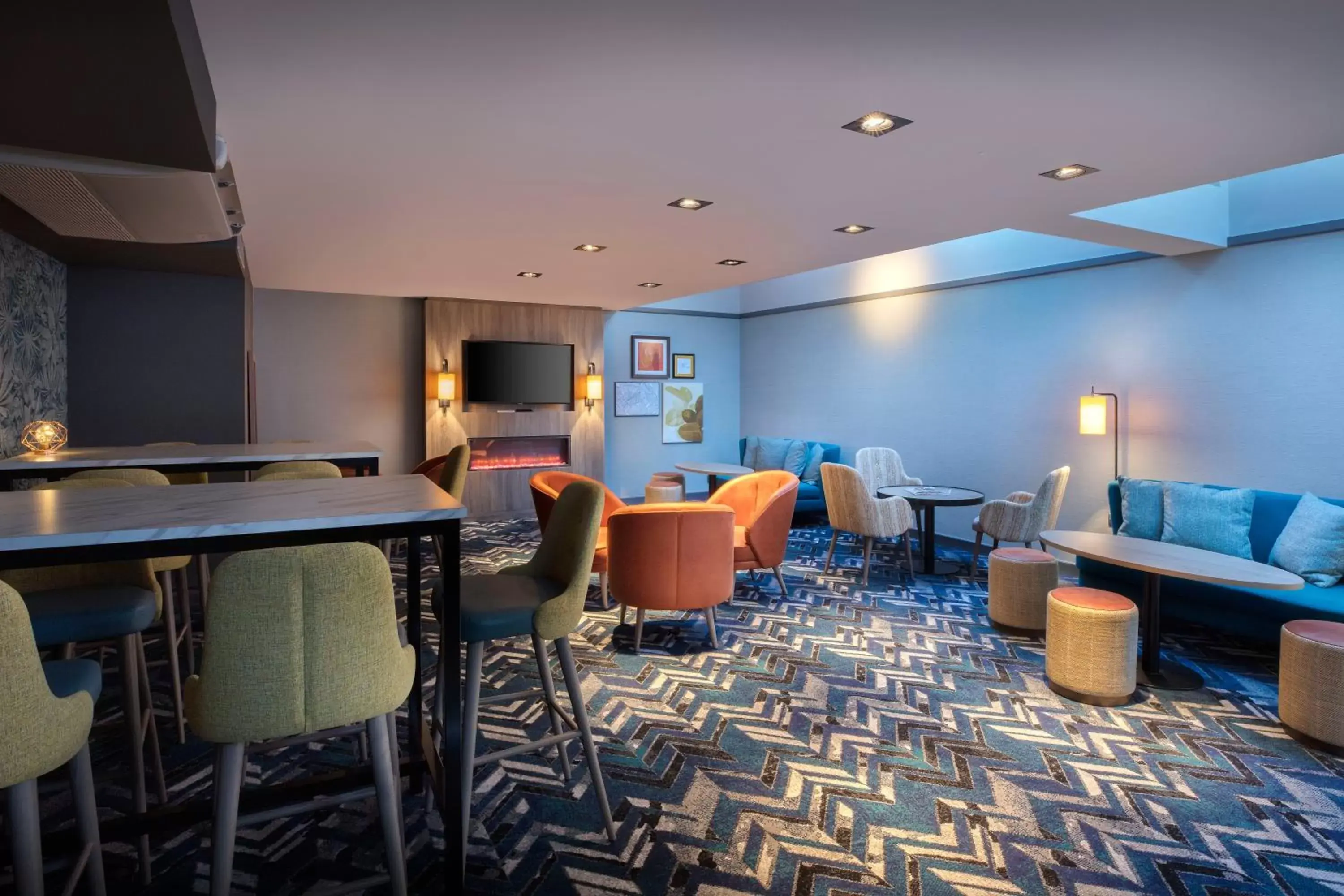 Business facilities, Lounge/Bar in Leonardo London Heathrow Airport