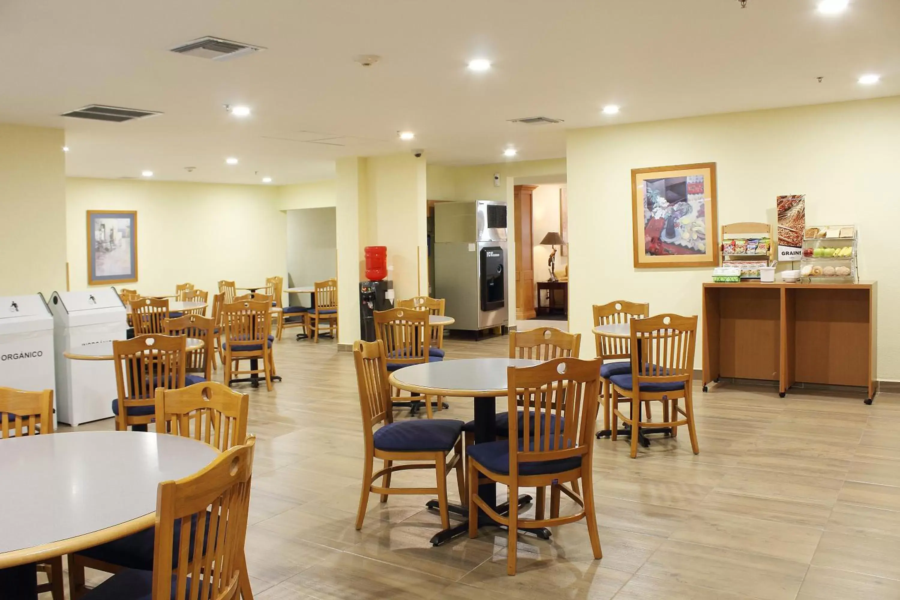 Restaurant/Places to Eat in Microtel Inn & Suites by Wyndham Culiacán