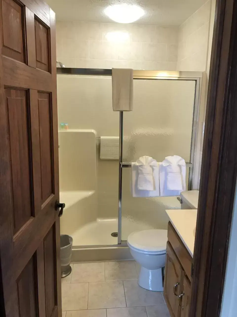 Shower, Bathroom in Woodfield Manor - A Sundance Vacations Property