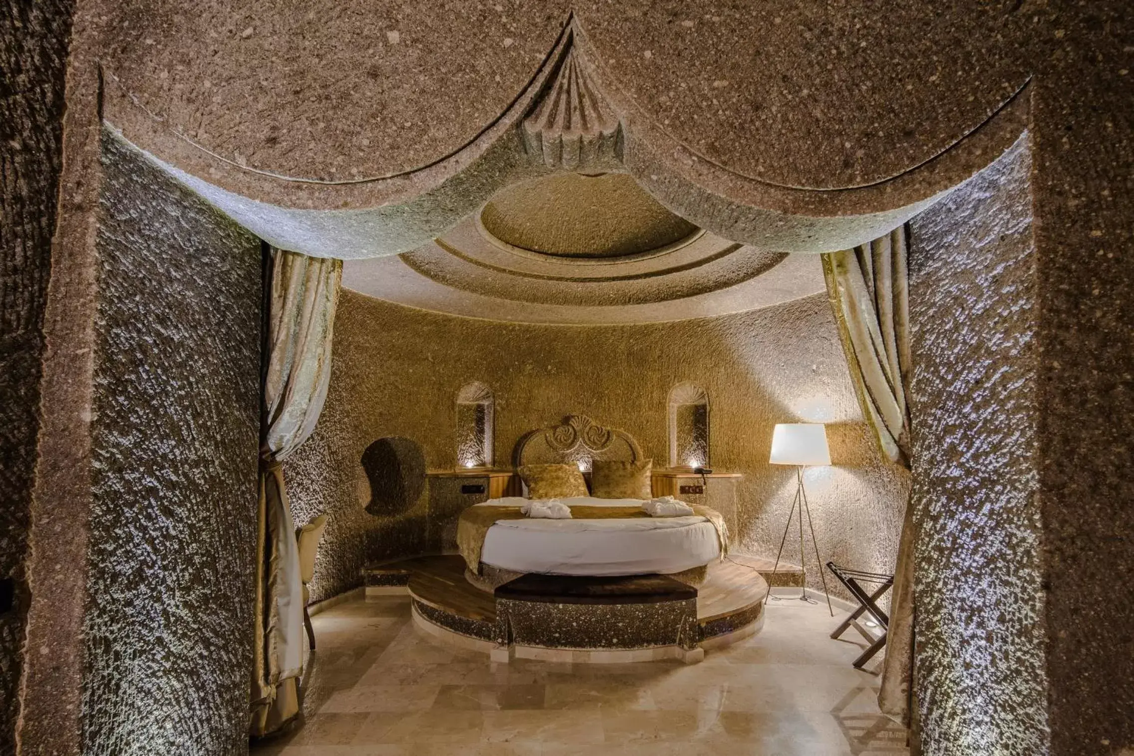 Bed in Lunar Cappadocia Hotel