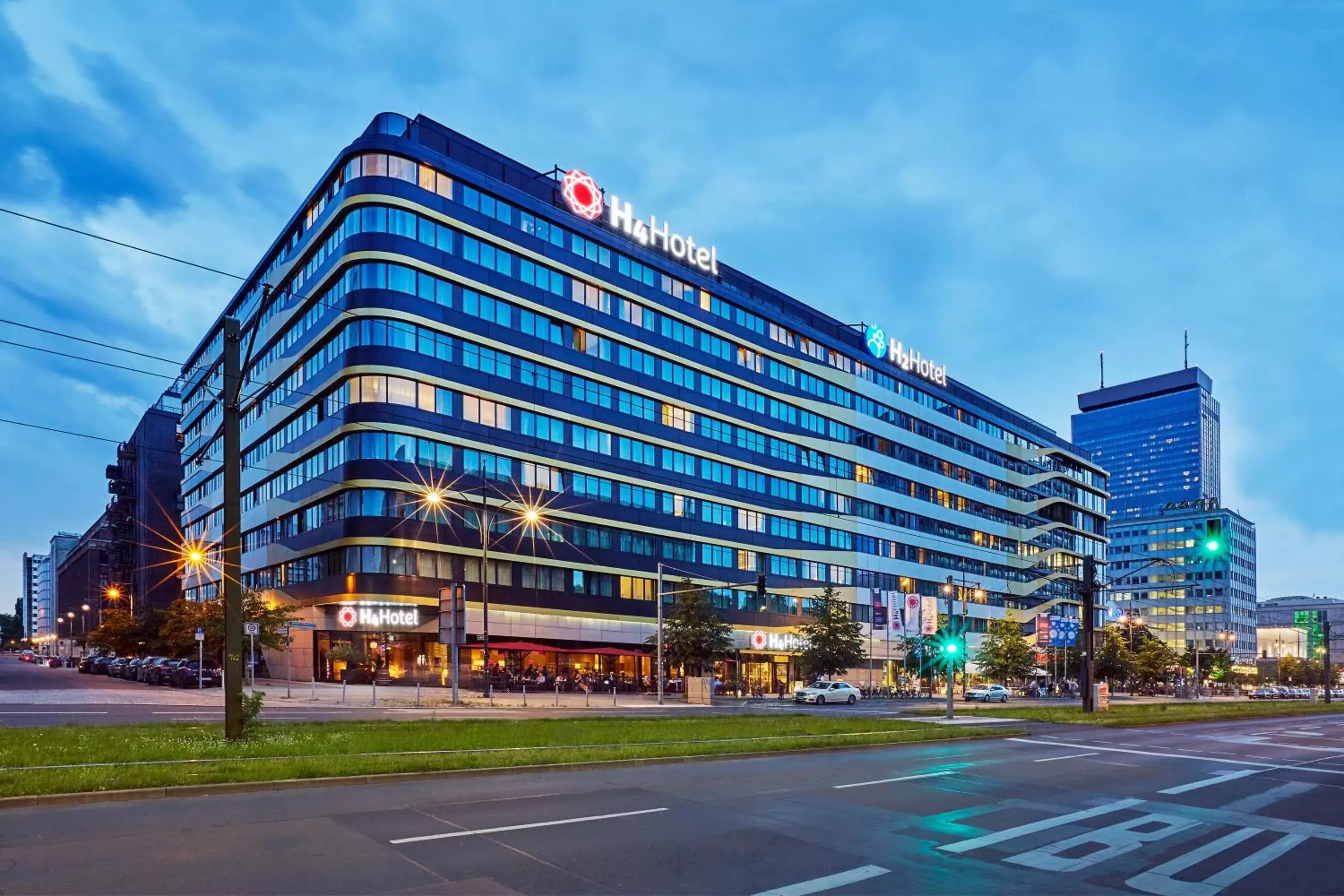 Facade/entrance, Property Building in H4 Hotel Berlin Alexanderplatz