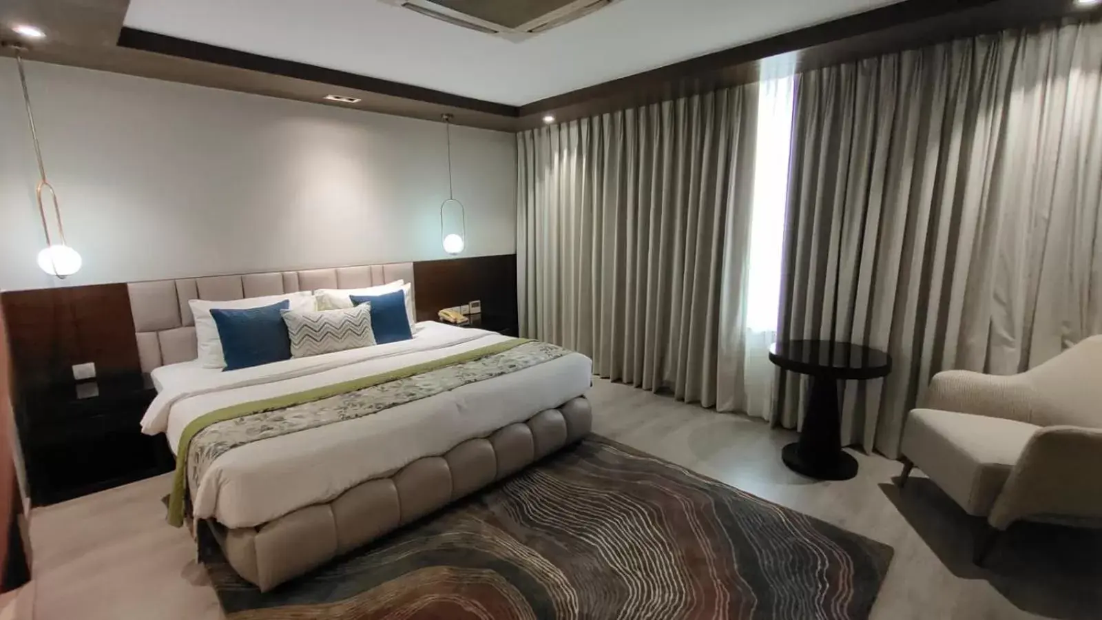 Bedroom, Bed in Royal Orchid Central Grazia, Navi Mumbai