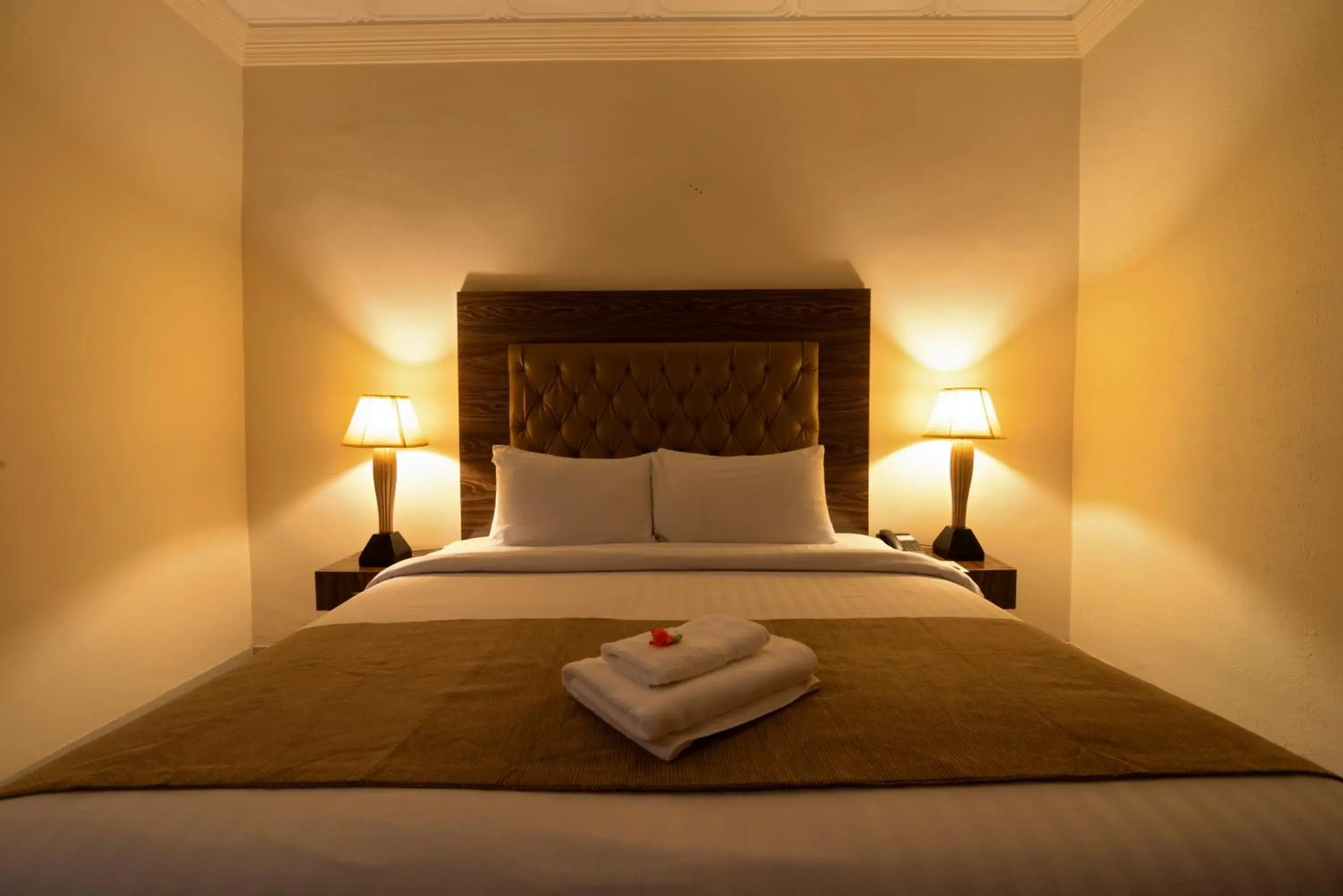 Bed in Hotel One Lalazar Multan