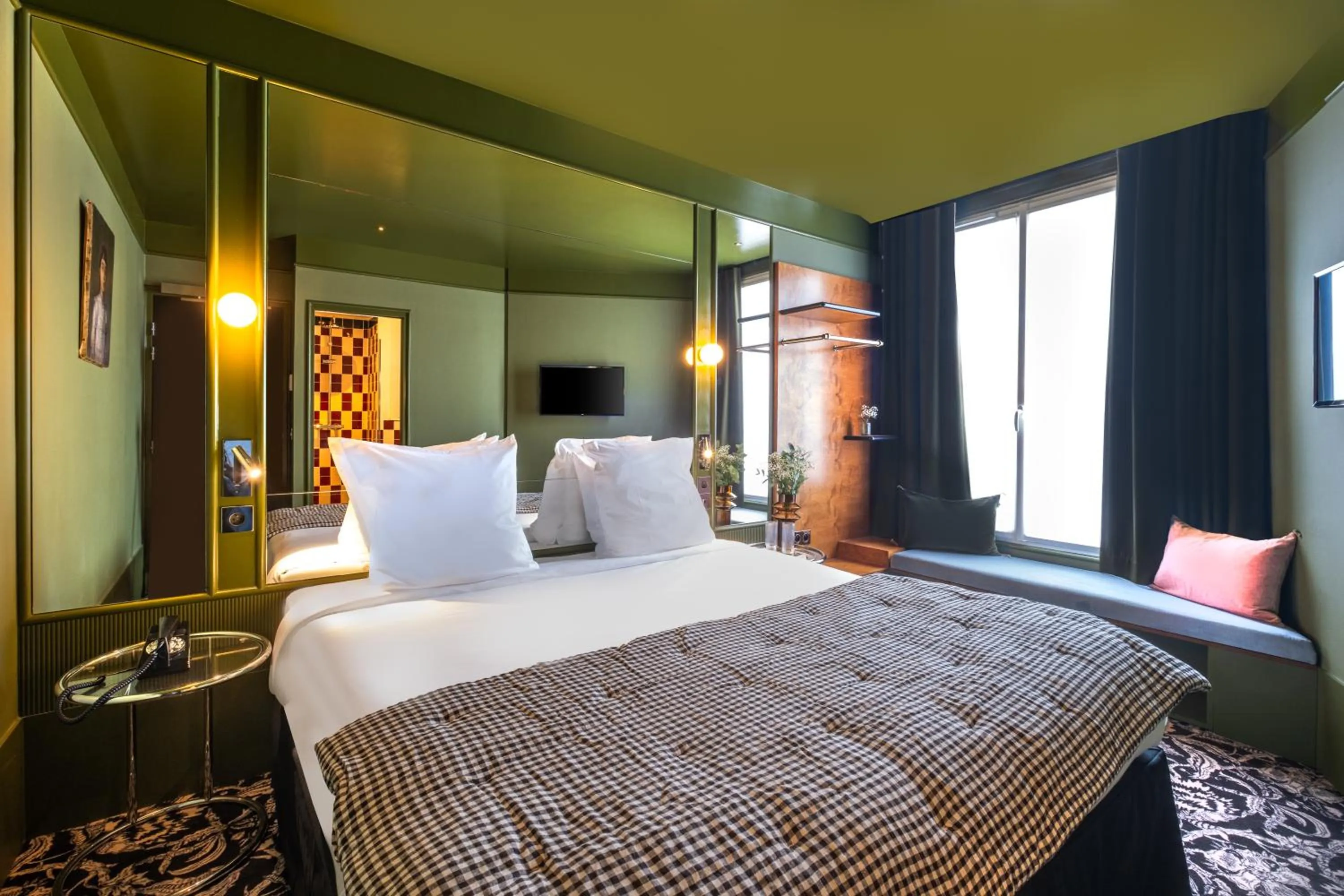 Bed in Hôtel du Home Moderne