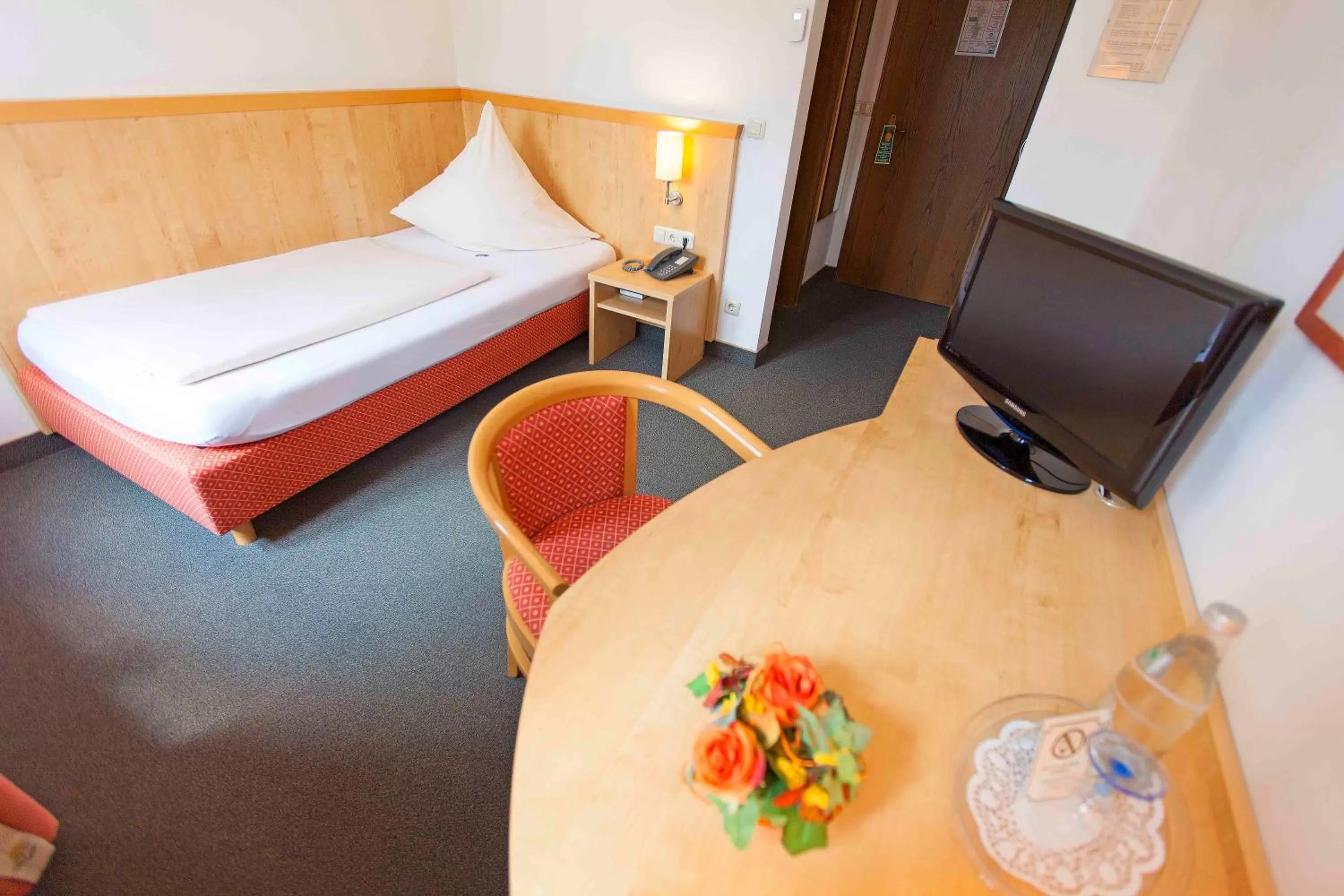 Photo of the whole room, Bed in Alter Hof