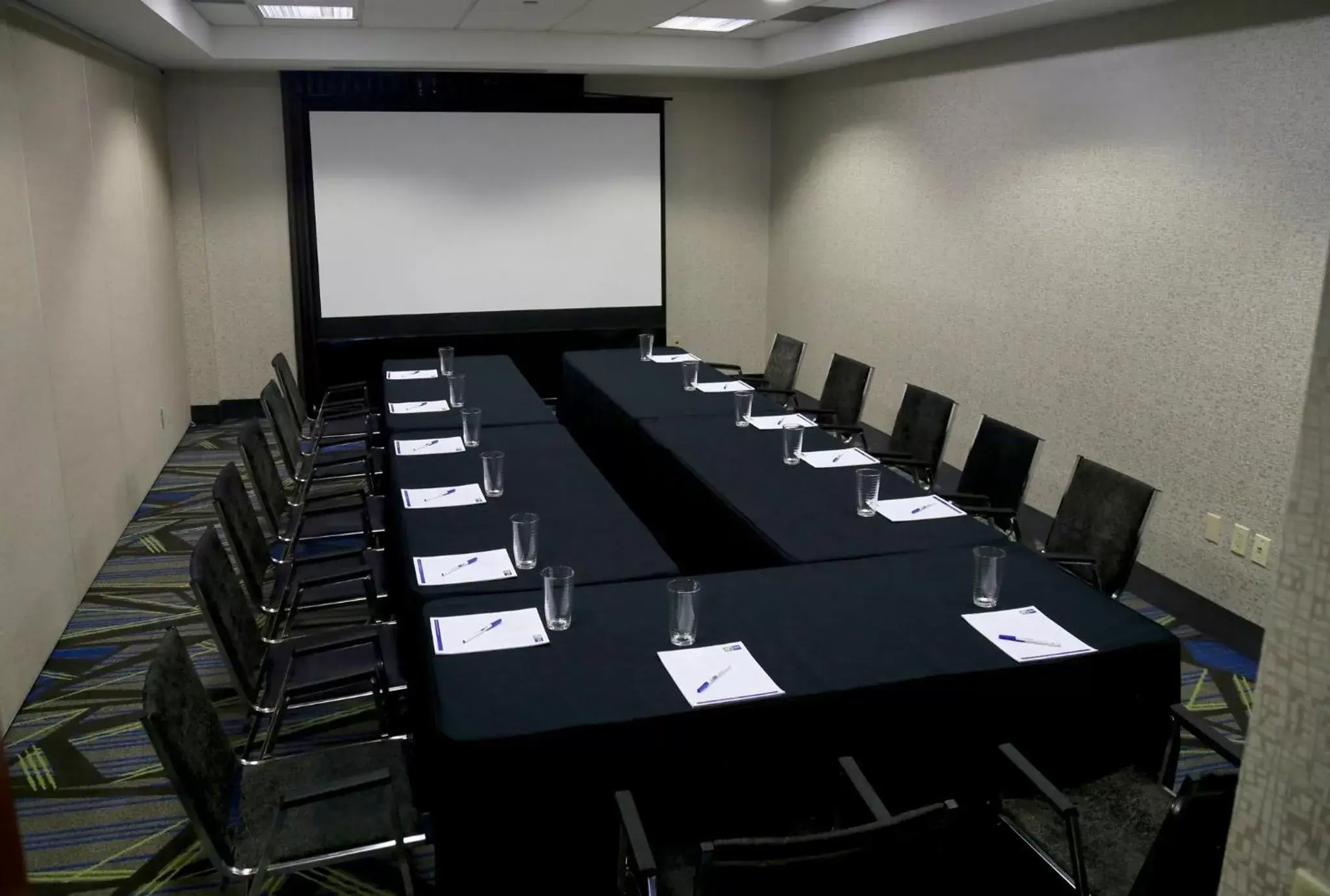 Meeting/conference room, Business Area/Conference Room in Holiday Inn Express Brampton, an IHG Hotel
