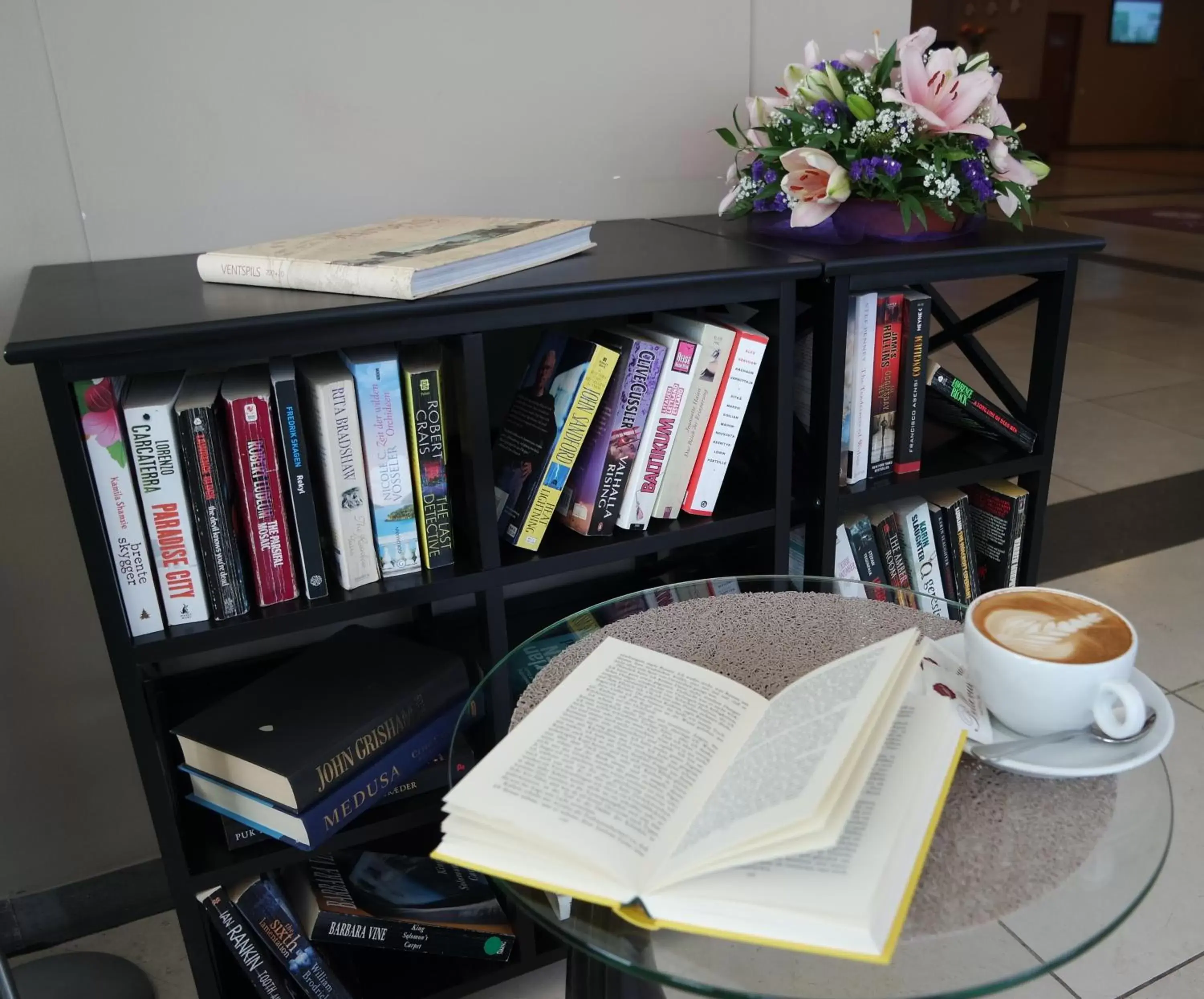 Lounge or bar, Library in Bellevue Park Hotel Riga