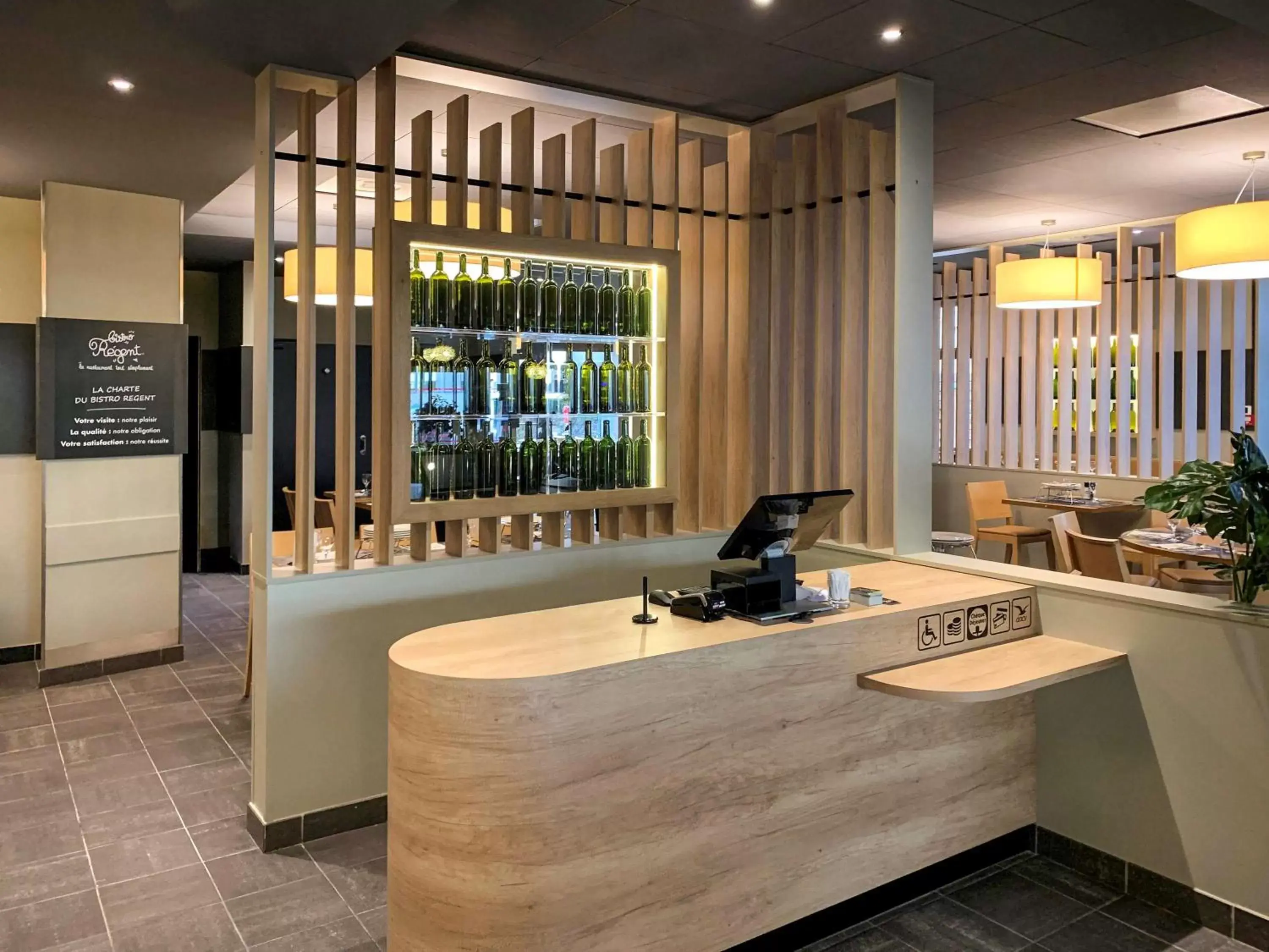 Restaurant/places to eat, Lobby/Reception in ibis Tours Centre Gare