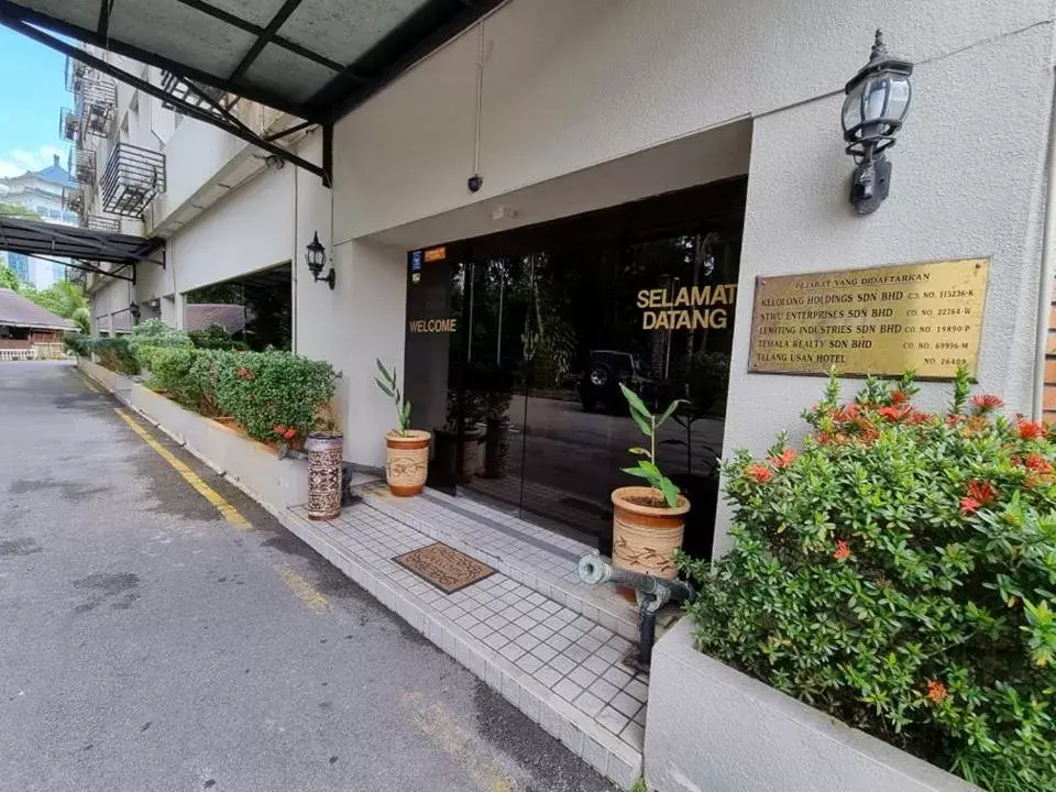 Property building in Telang Usan Hotel Kuching