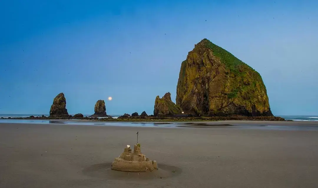 Beach in Hallmark Resort in Cannon Beach