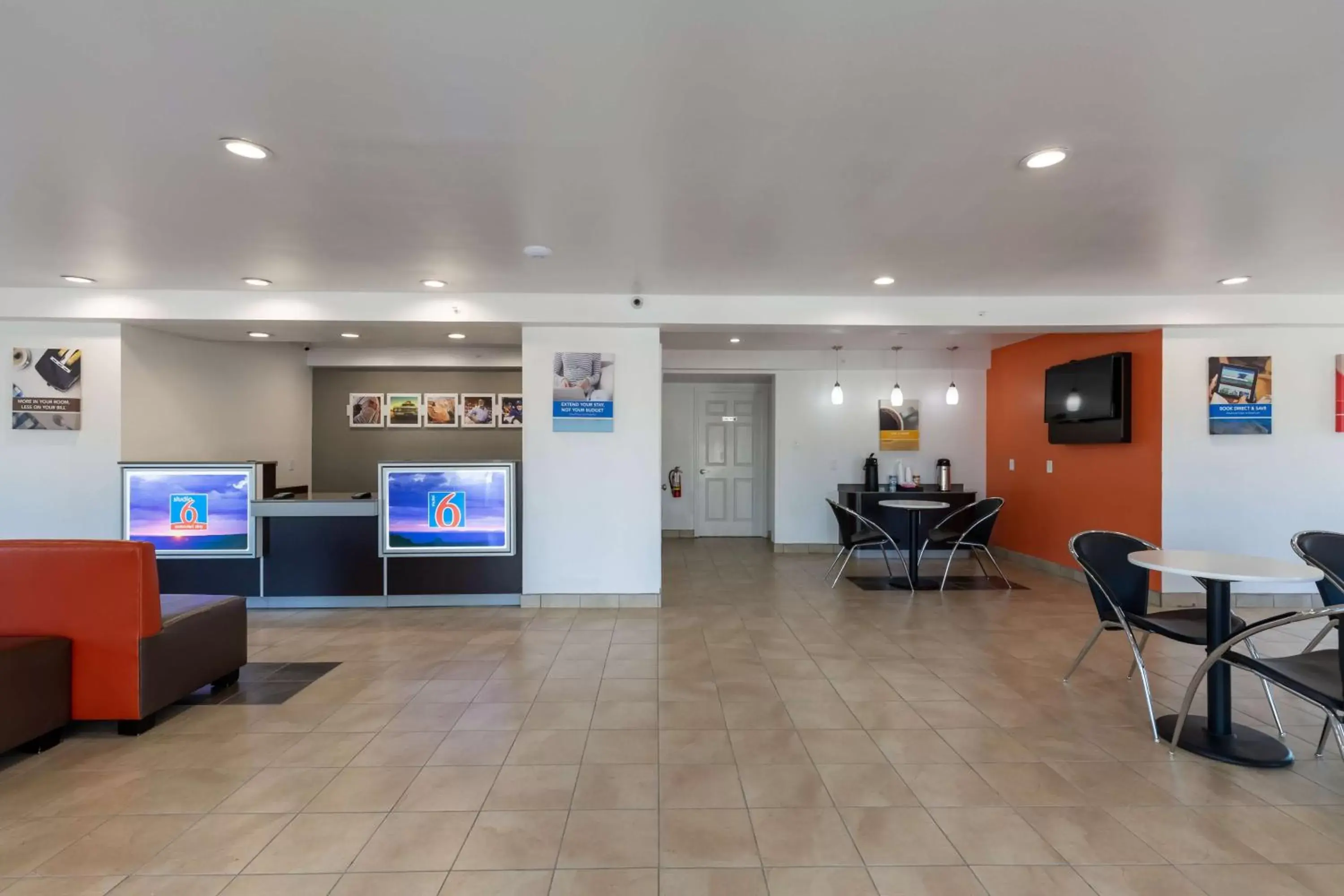 Lobby or reception, Lobby/Reception in Motel 6-Bryan, TX - University Area