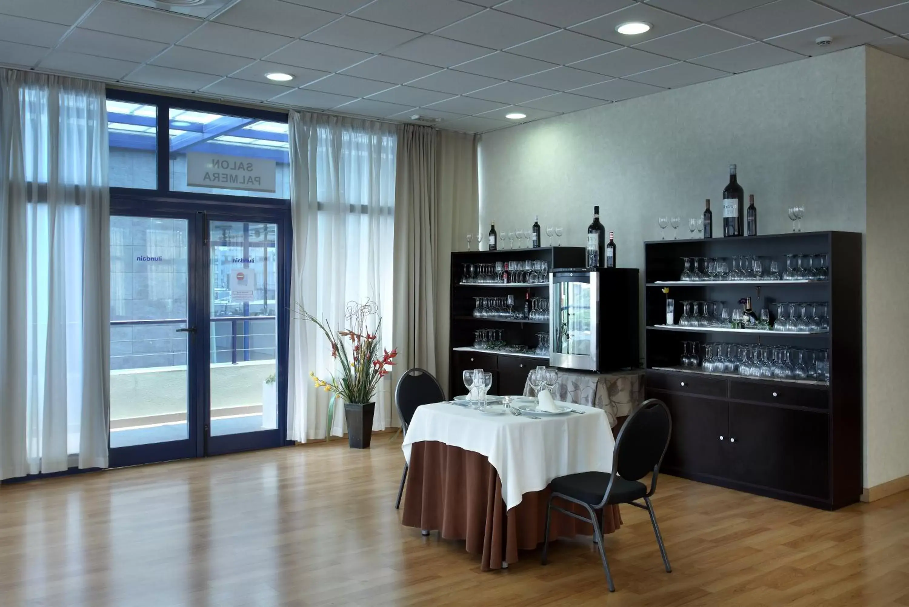 Restaurant/places to eat in Exe Sevilla Palmera Restaurant/places to eat in Exe Sevilla Palmera