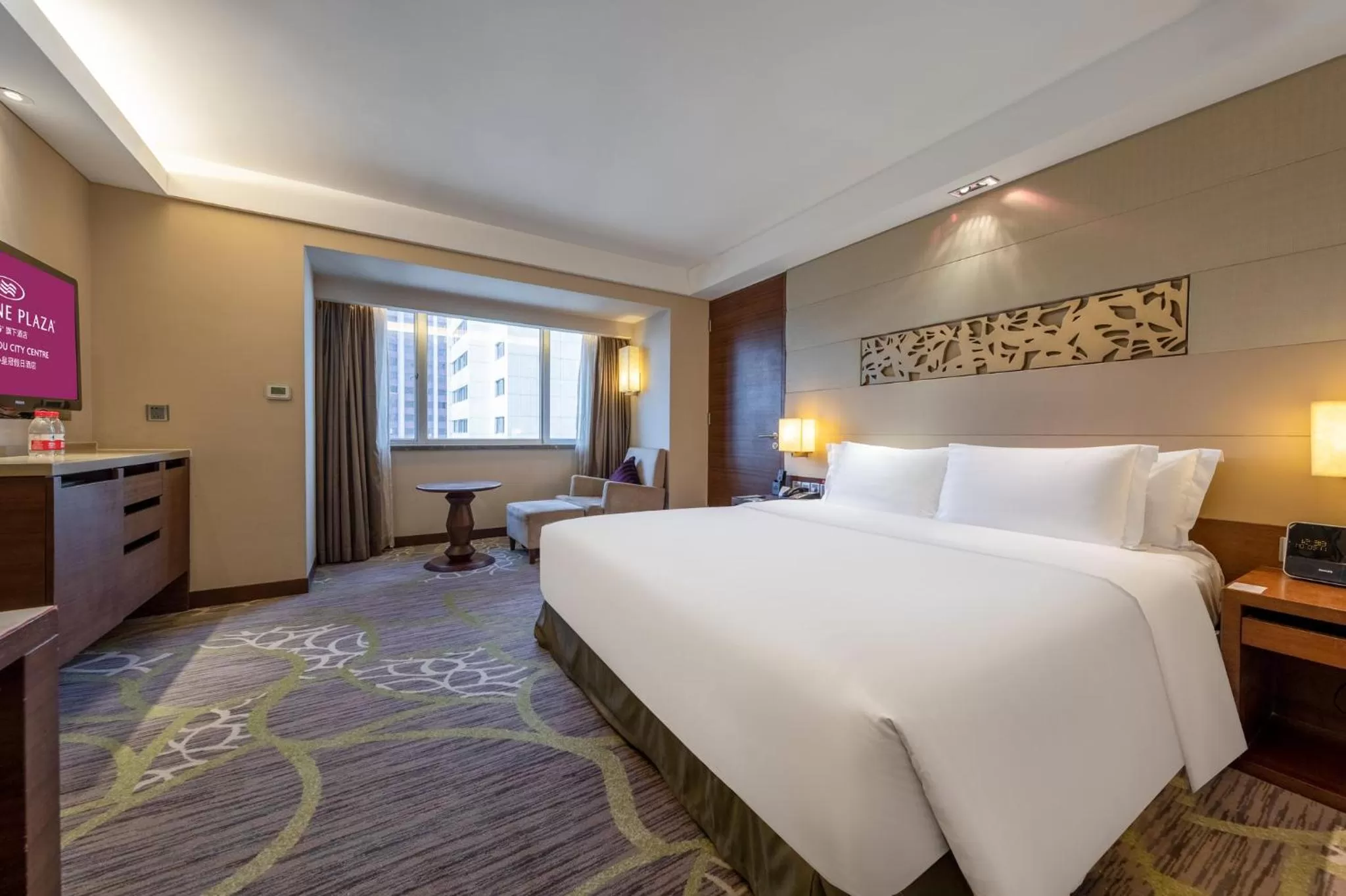 Photo of the whole room, Bed in Crowne Plaza Guangzhou City Centre by IHG