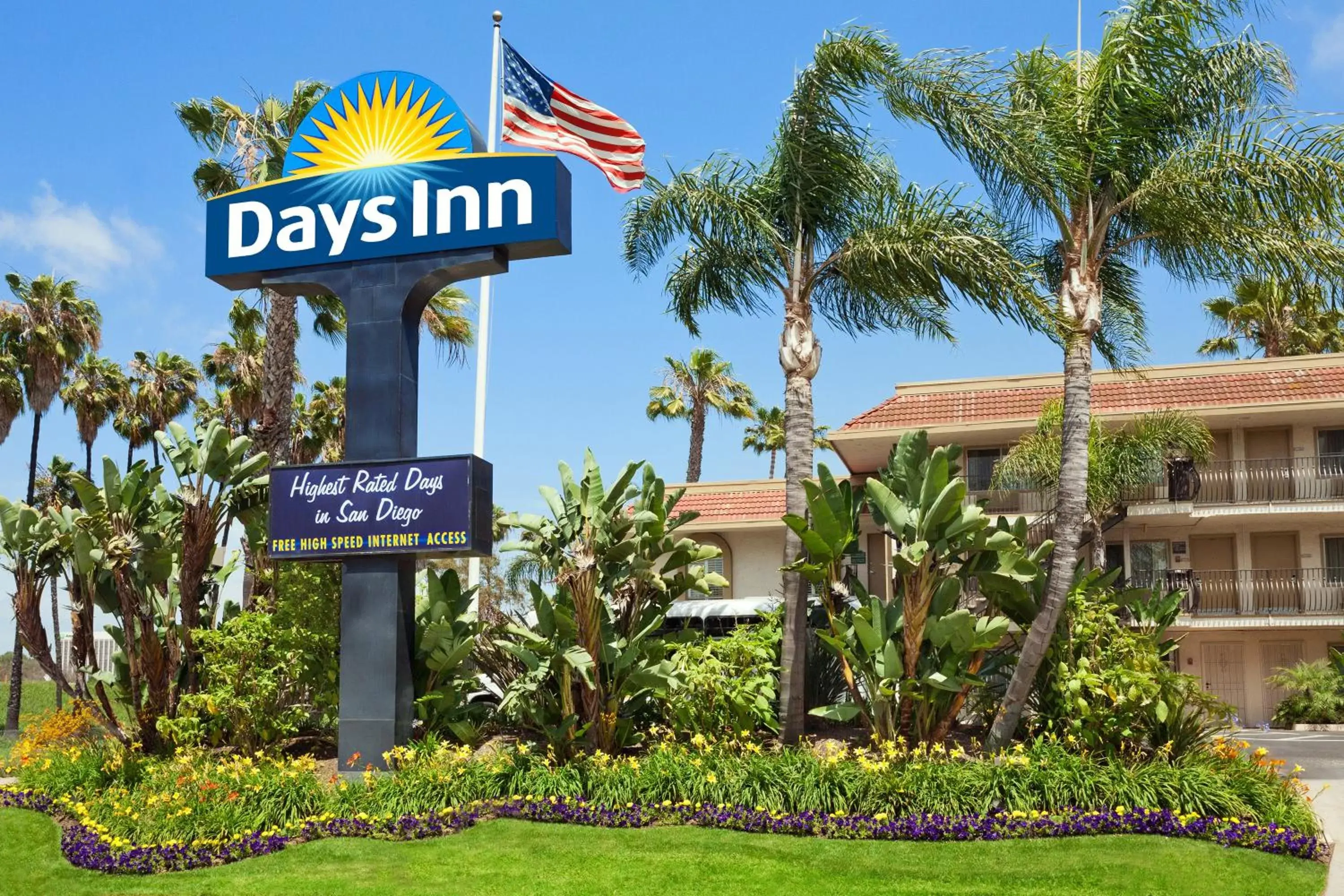 Facade/entrance, Property Building in Days Inn by Wyndham San Diego Hotel Circle