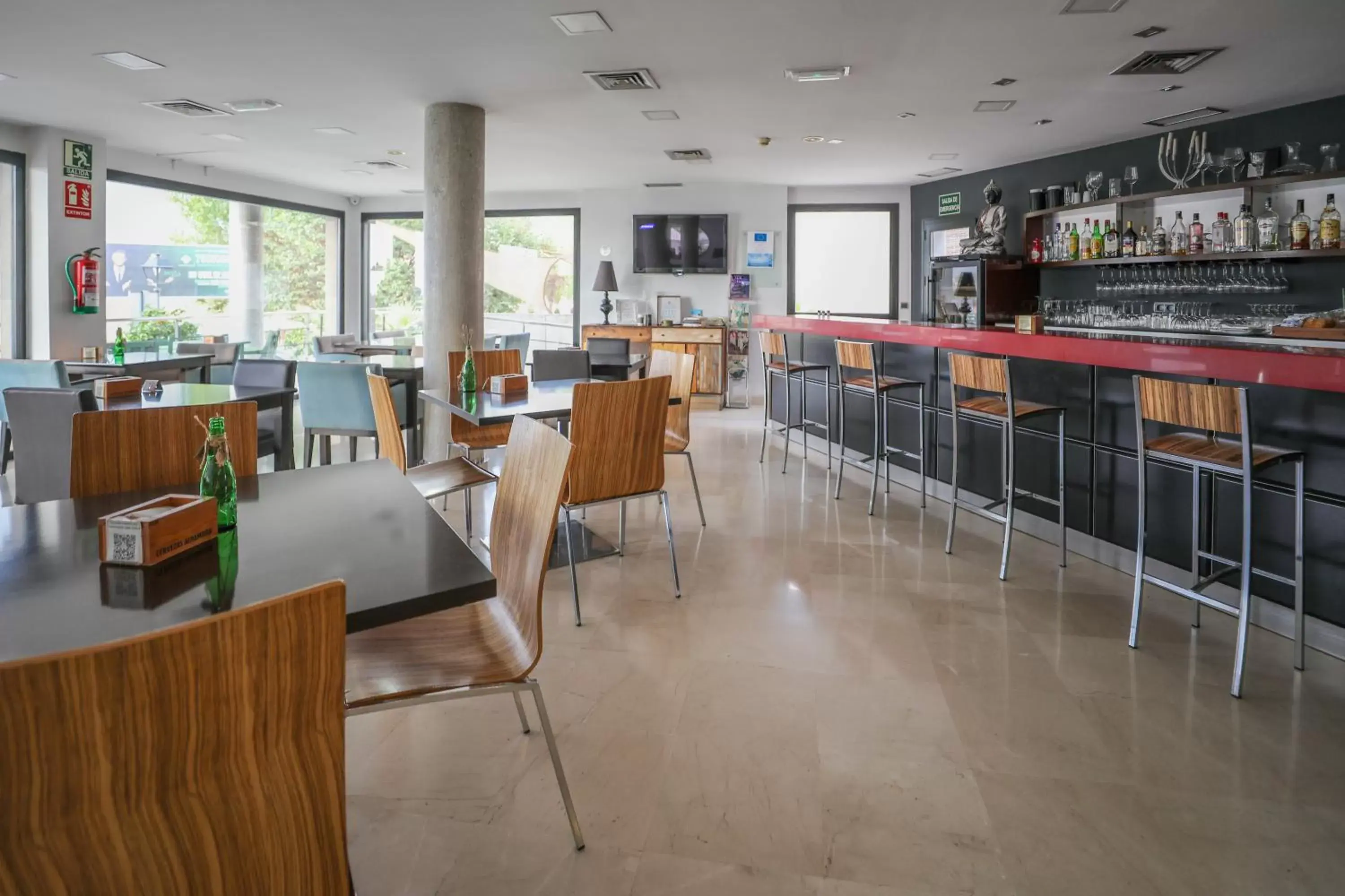 Lounge or bar, Restaurant/Places to Eat in YIT Conquista de Granada