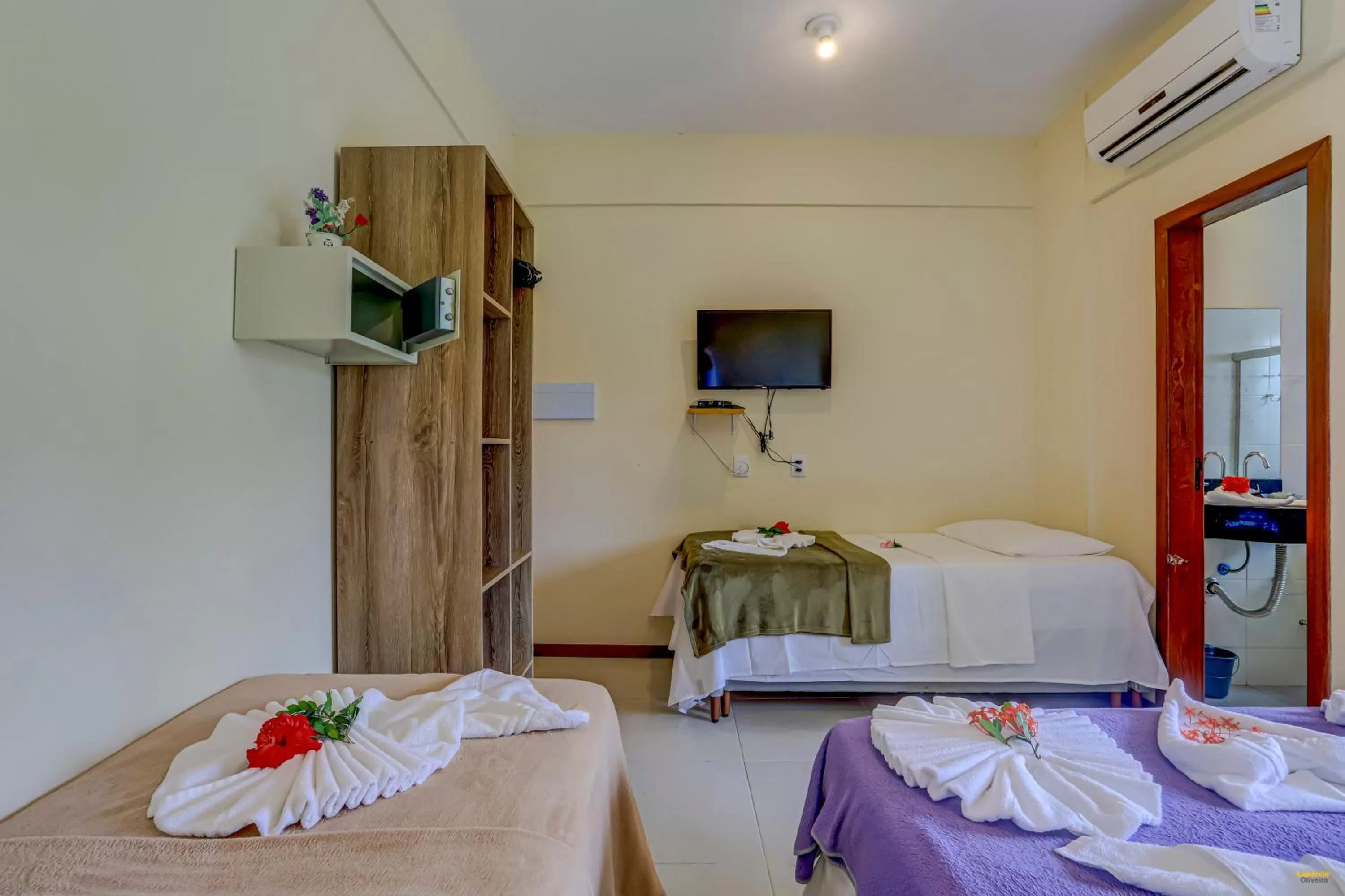 Photo of the whole room, Bed in i9 Quixaba Flat