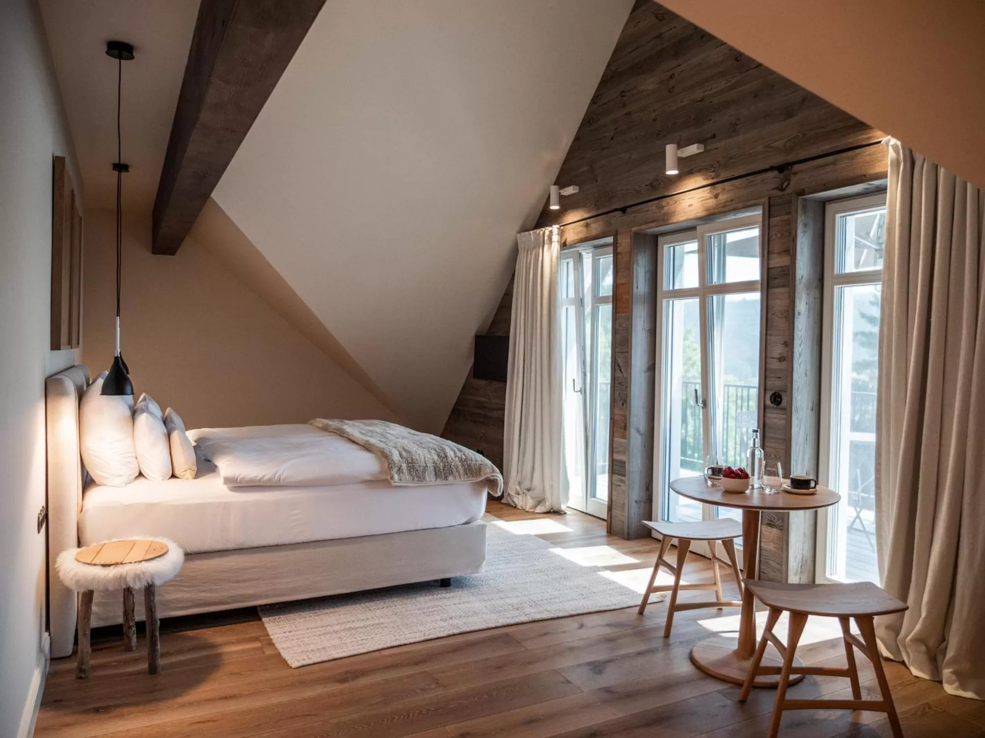 Photo of the whole room, Bed in Alpenloge Design Hotel