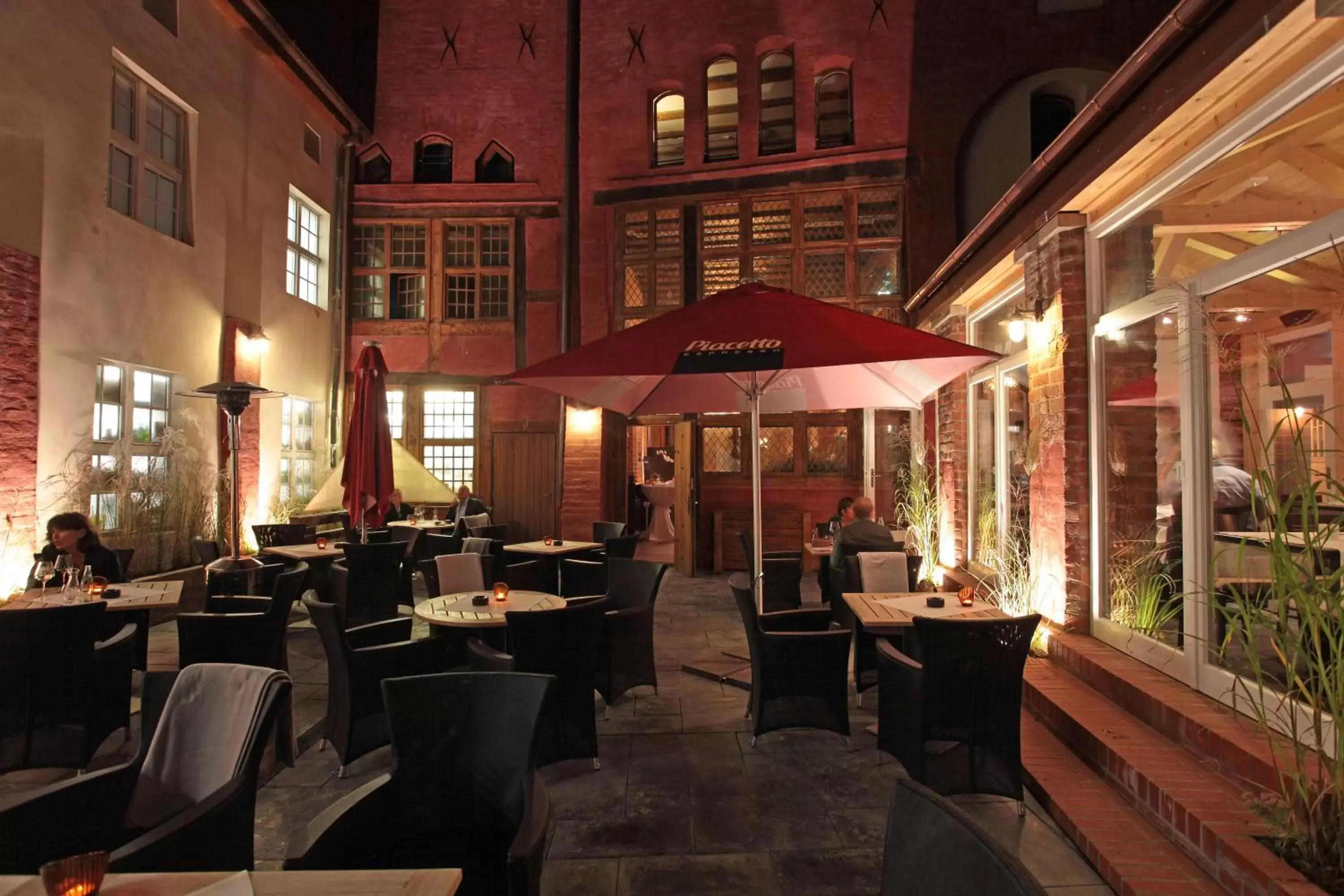 Balcony/Terrace, Restaurant/Places to Eat in Romantik Hotel Scheelehof Stralsund