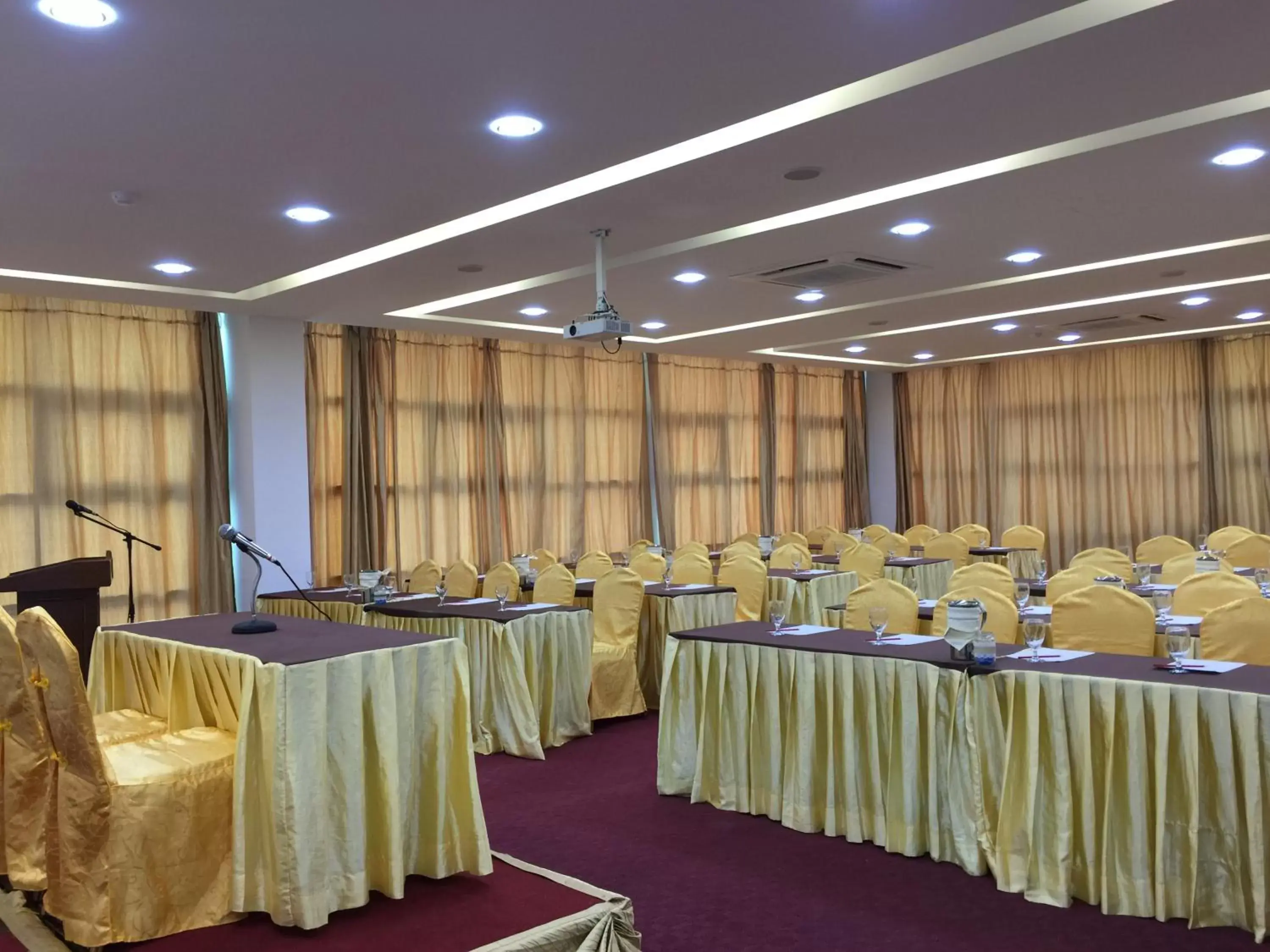 Business facilities in Melang Inn