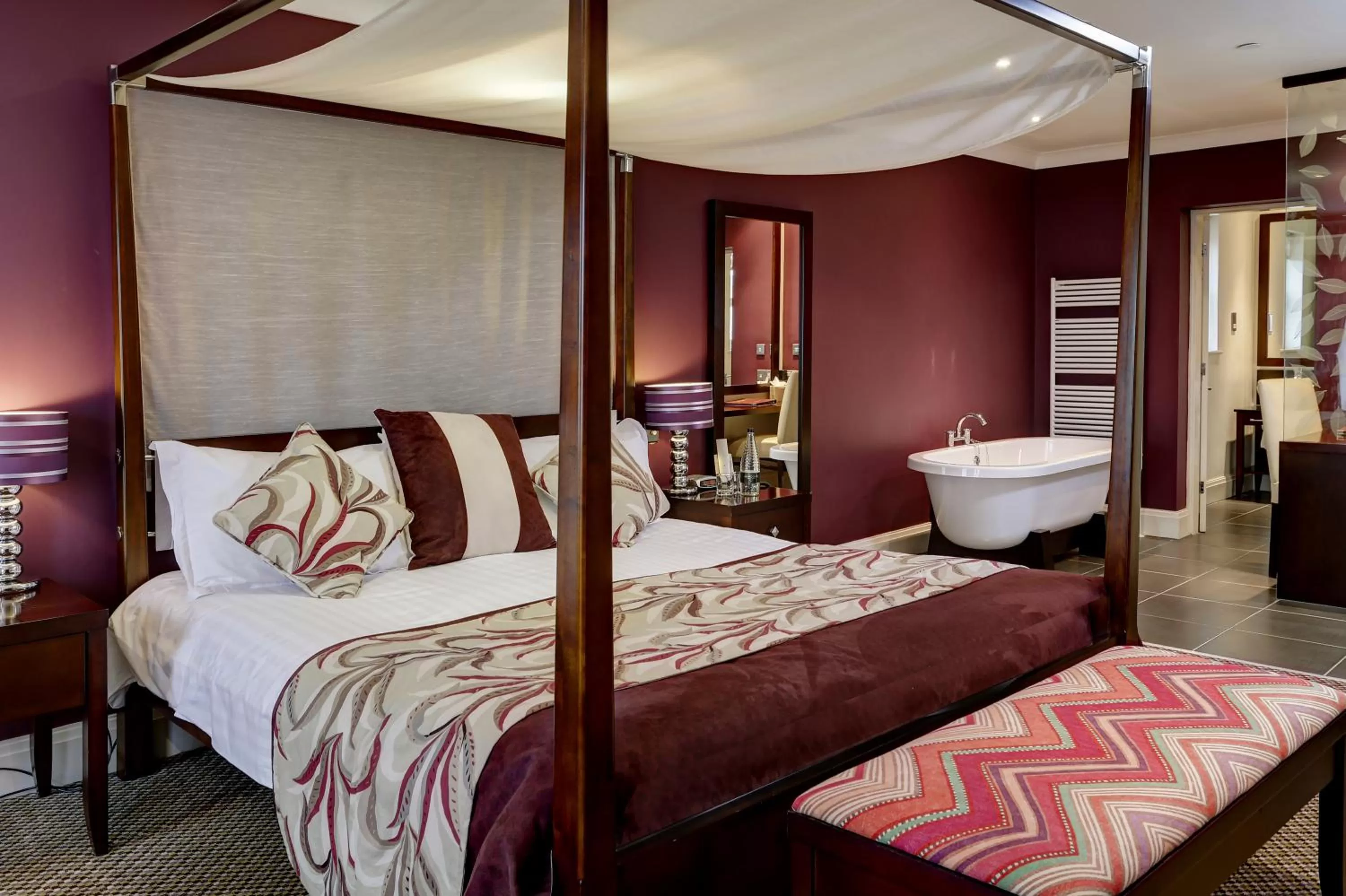 Bed in Best Western Forest and Vale Hotel