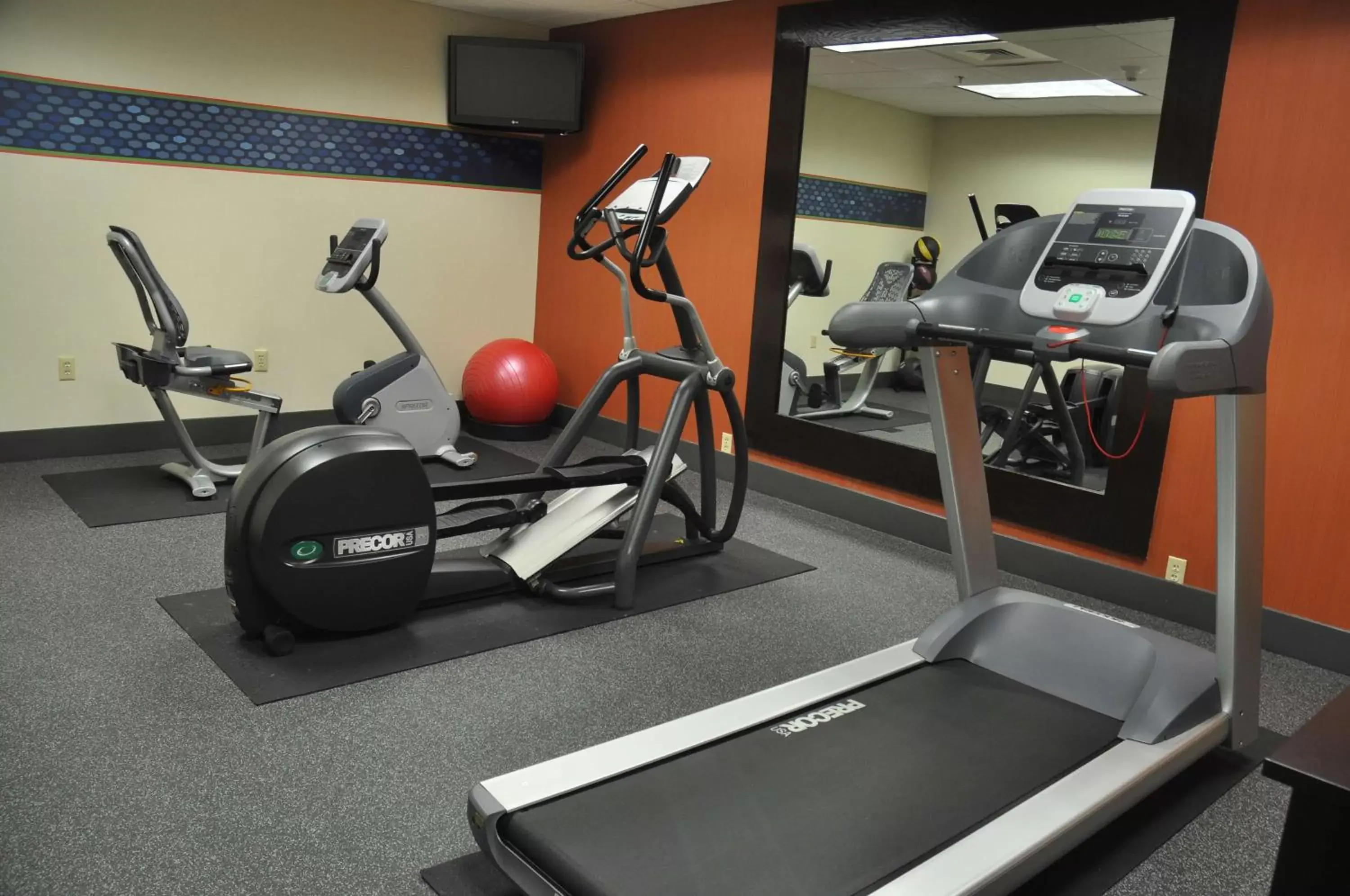 Fitness centre/facilities, Fitness Center/Facilities in Hampton Inn Stony Creek