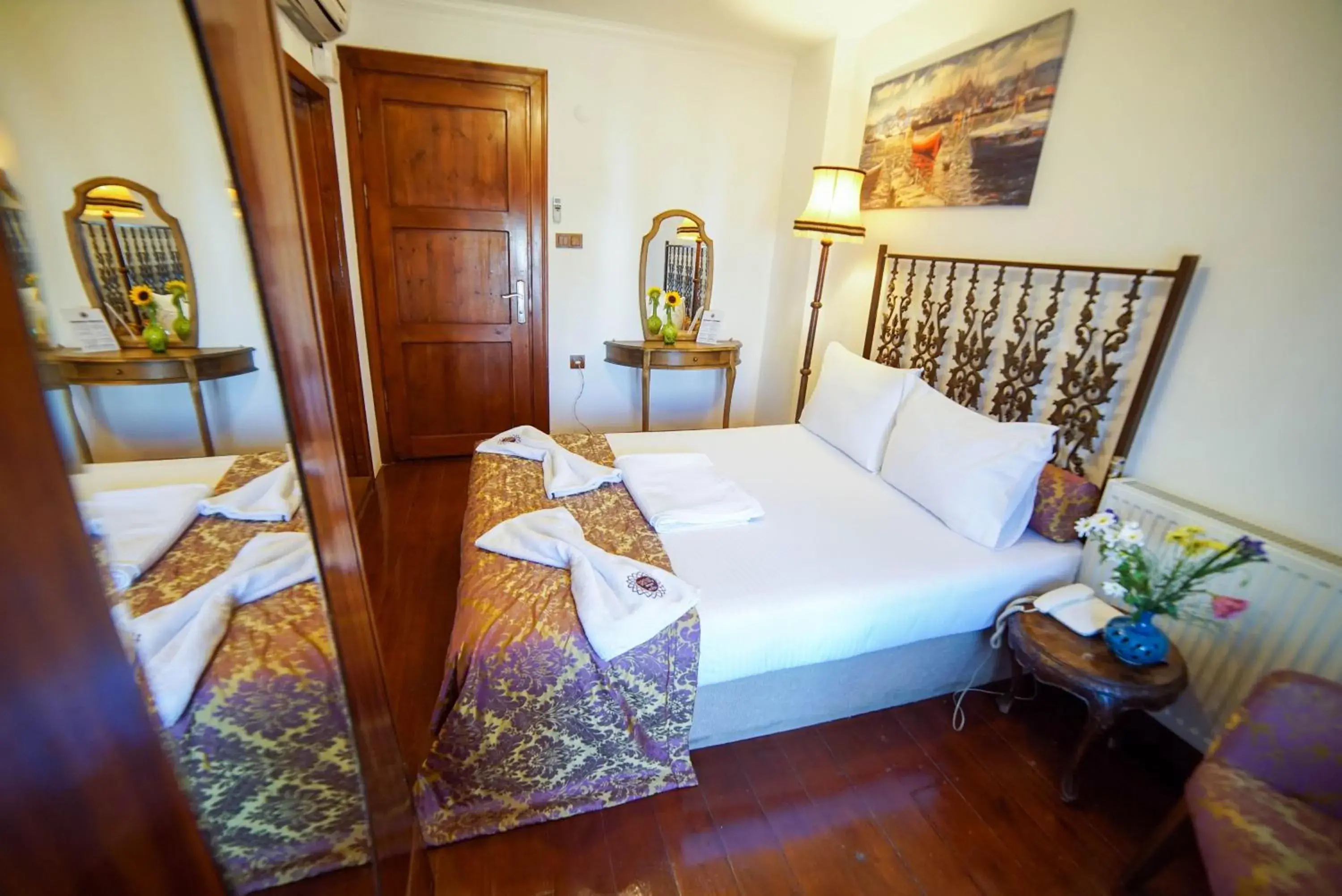 Photo of the whole room, Bed in Sarnıç Butik Otel