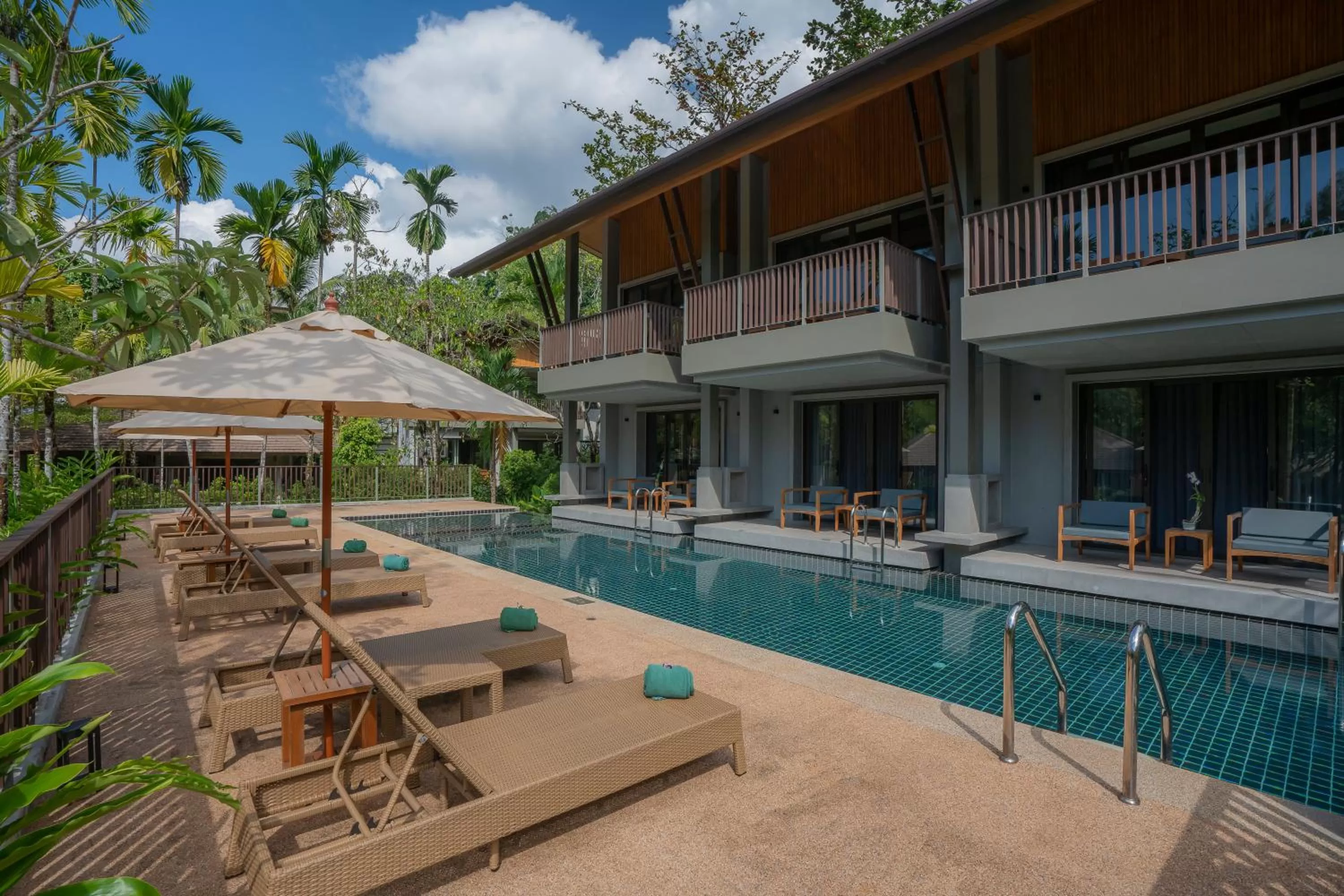 Property building in Khaolak Wanaburee Resort - SHA Extra Plus