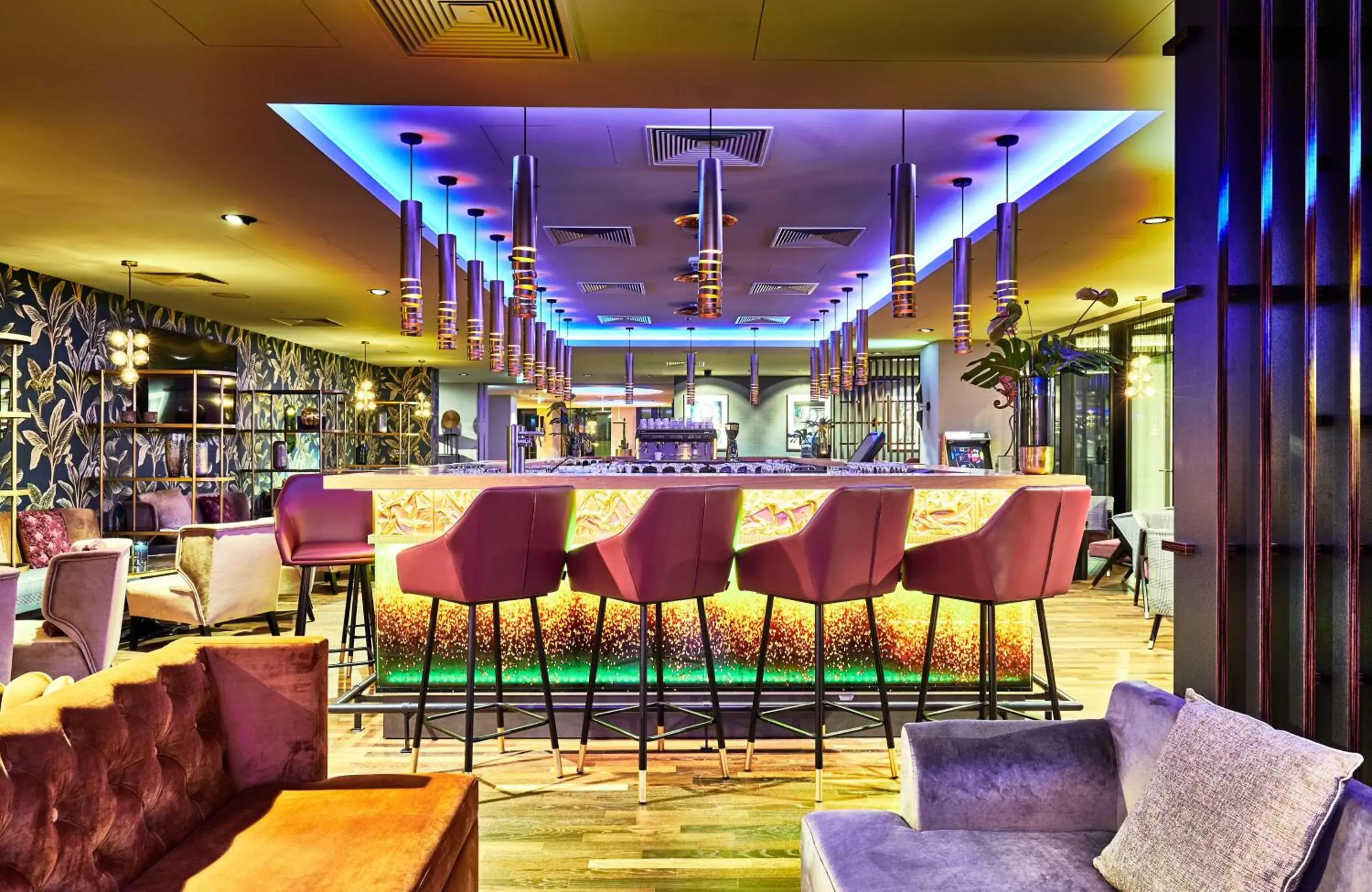 Lounge or bar in NYX Hotel Warsaw by Leonardo Hotels
