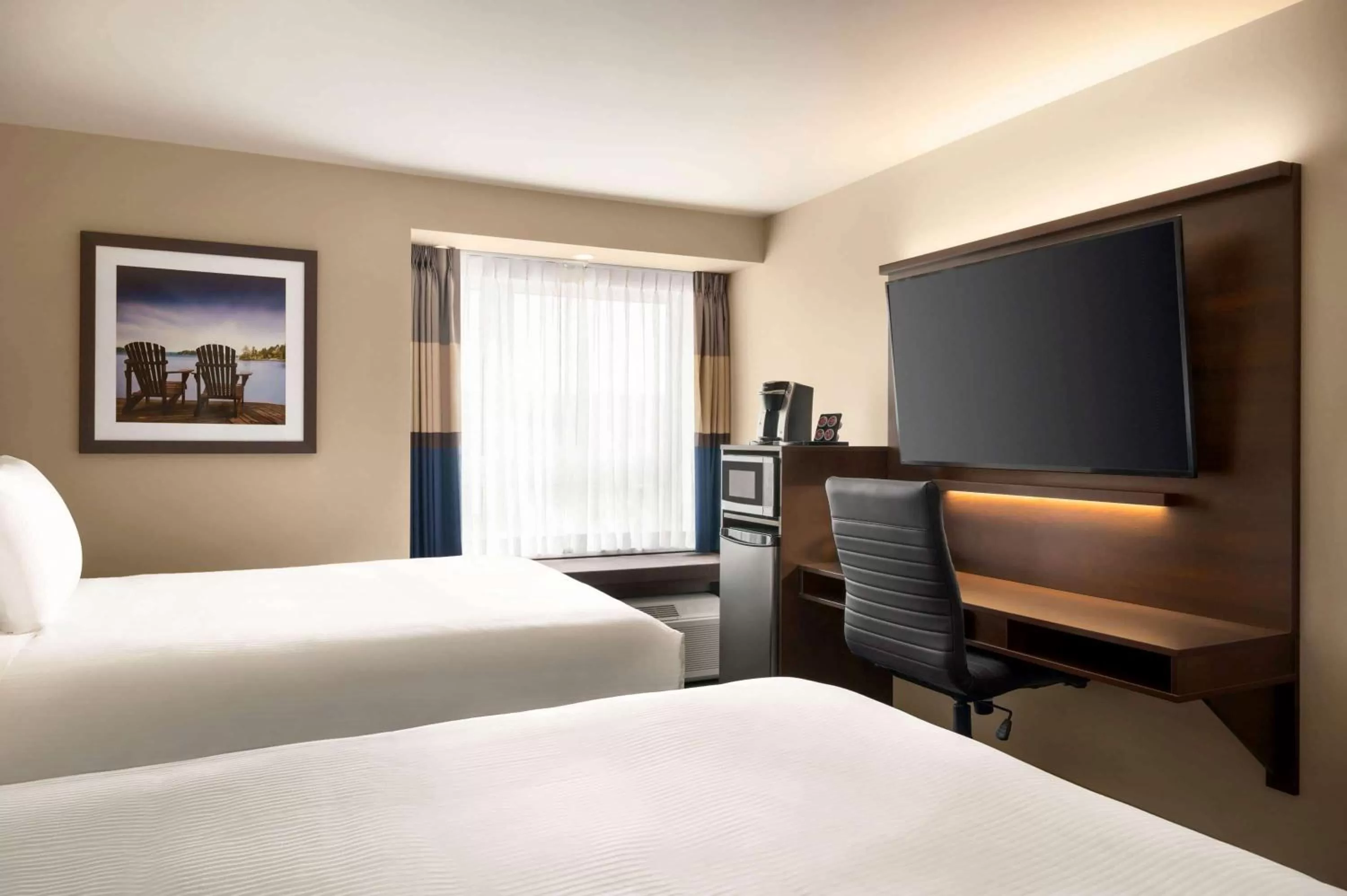 TV and multimedia, Bed in Microtel Inn & Suites by Wyndham Aurora