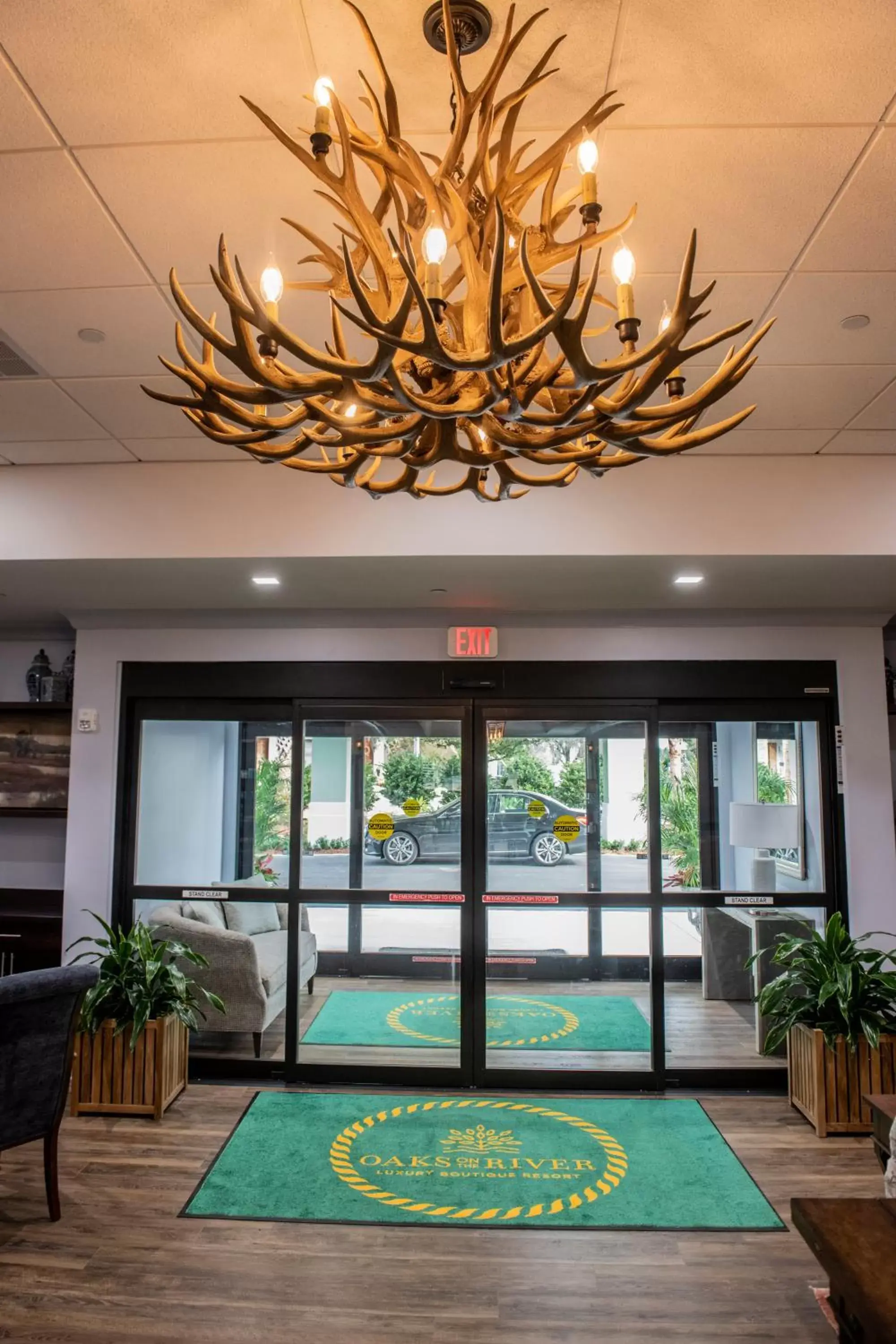 Property building in Oaks on the River Property building in Oaks on the River