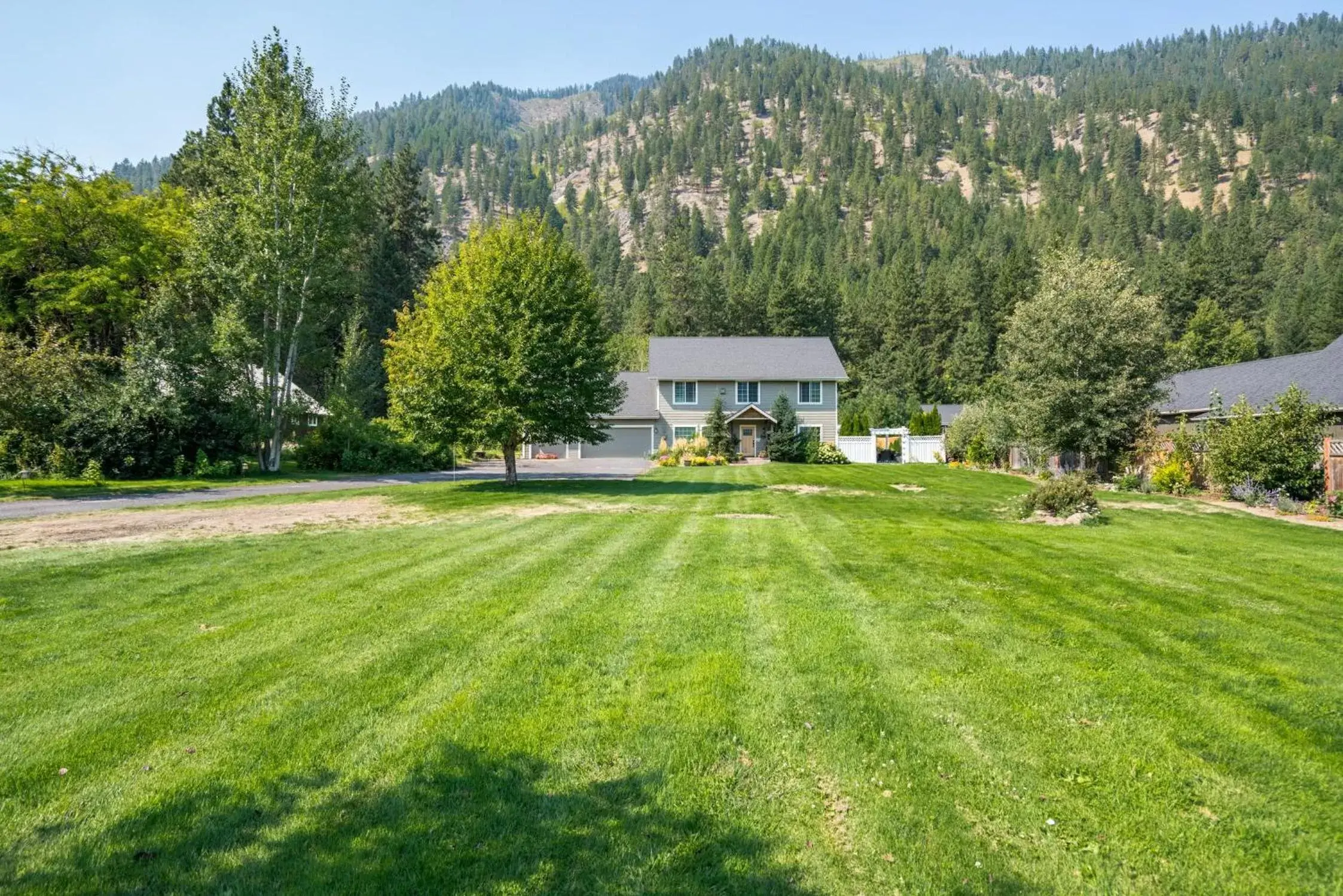 Property building, Garden in Granite Hills Inn