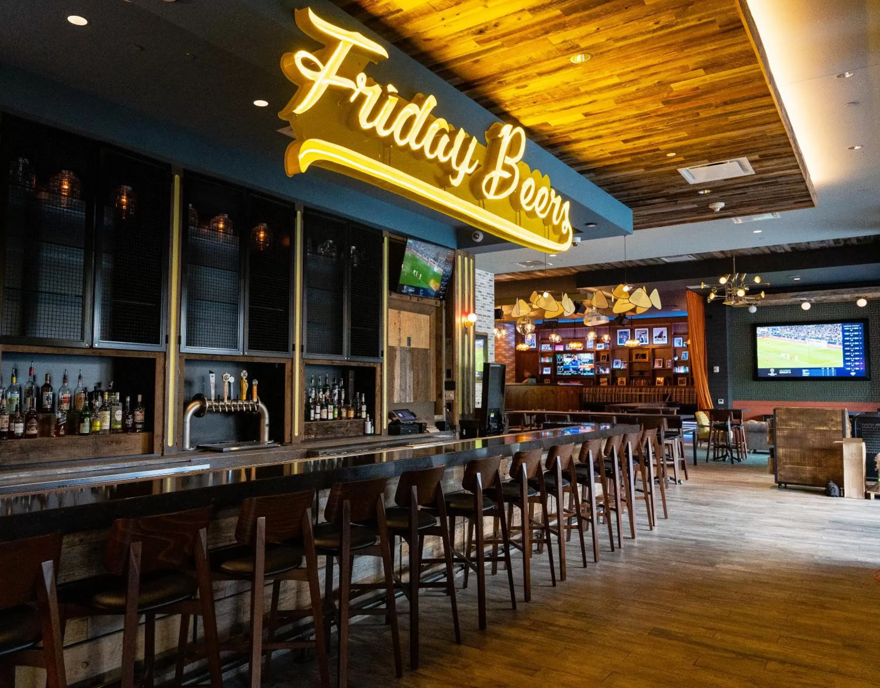 Restaurant/places to eat in Holiday Inn & Suites Nashville Downtown Broadway