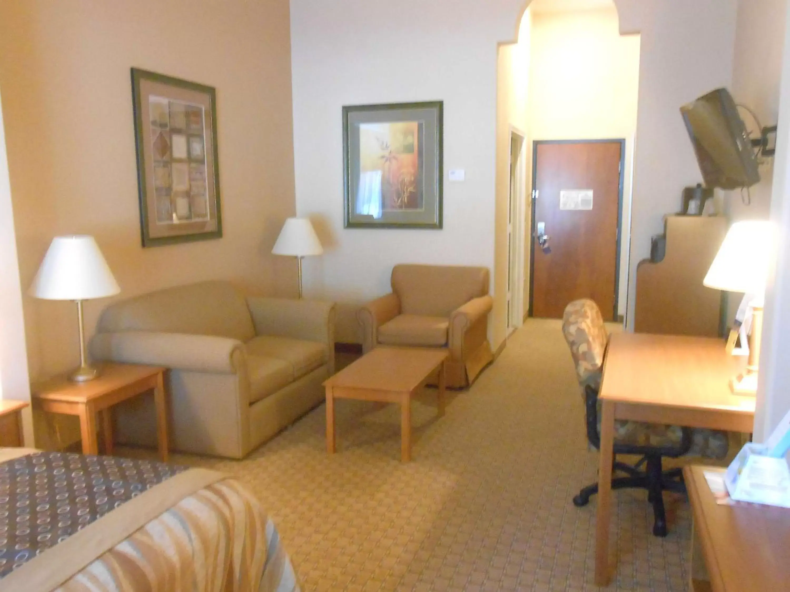 Photo of the whole room, Seating Area in Best Western Plus New Caney Inn & Suites