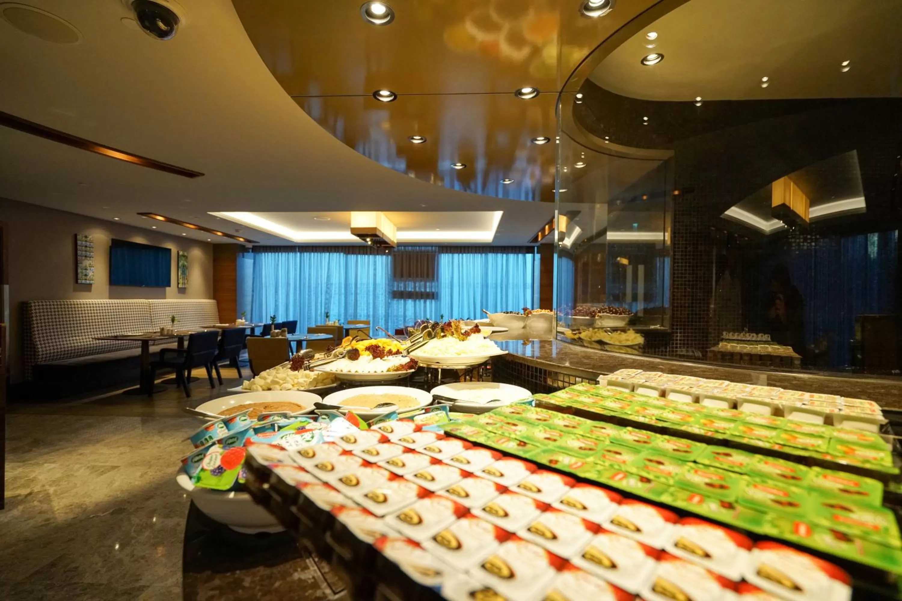 Restaurant/places to eat in Golden Tulip Istanbul Bayrampasa