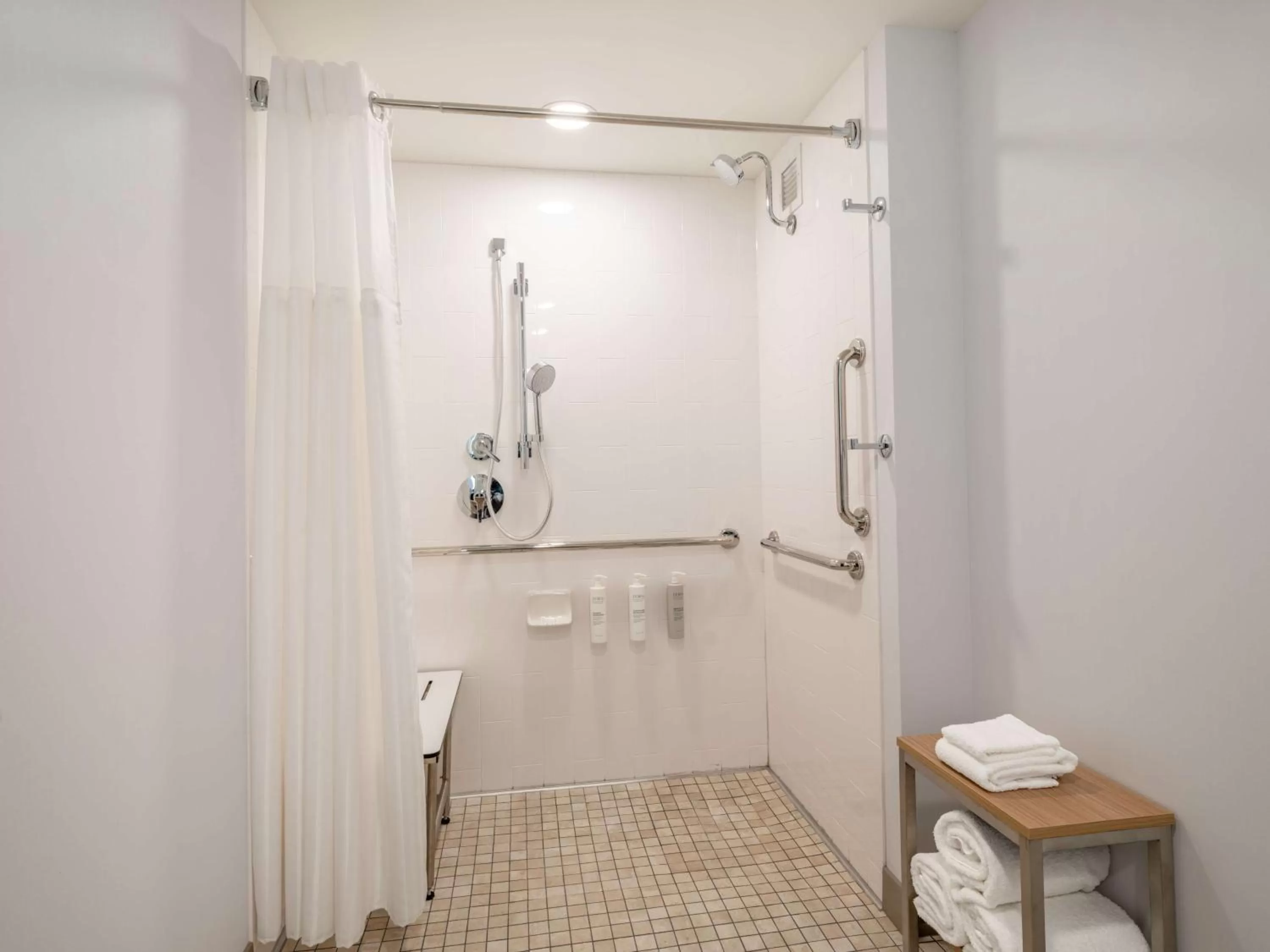 Bathroom in Hilton Garden Inn Toledo Downtown