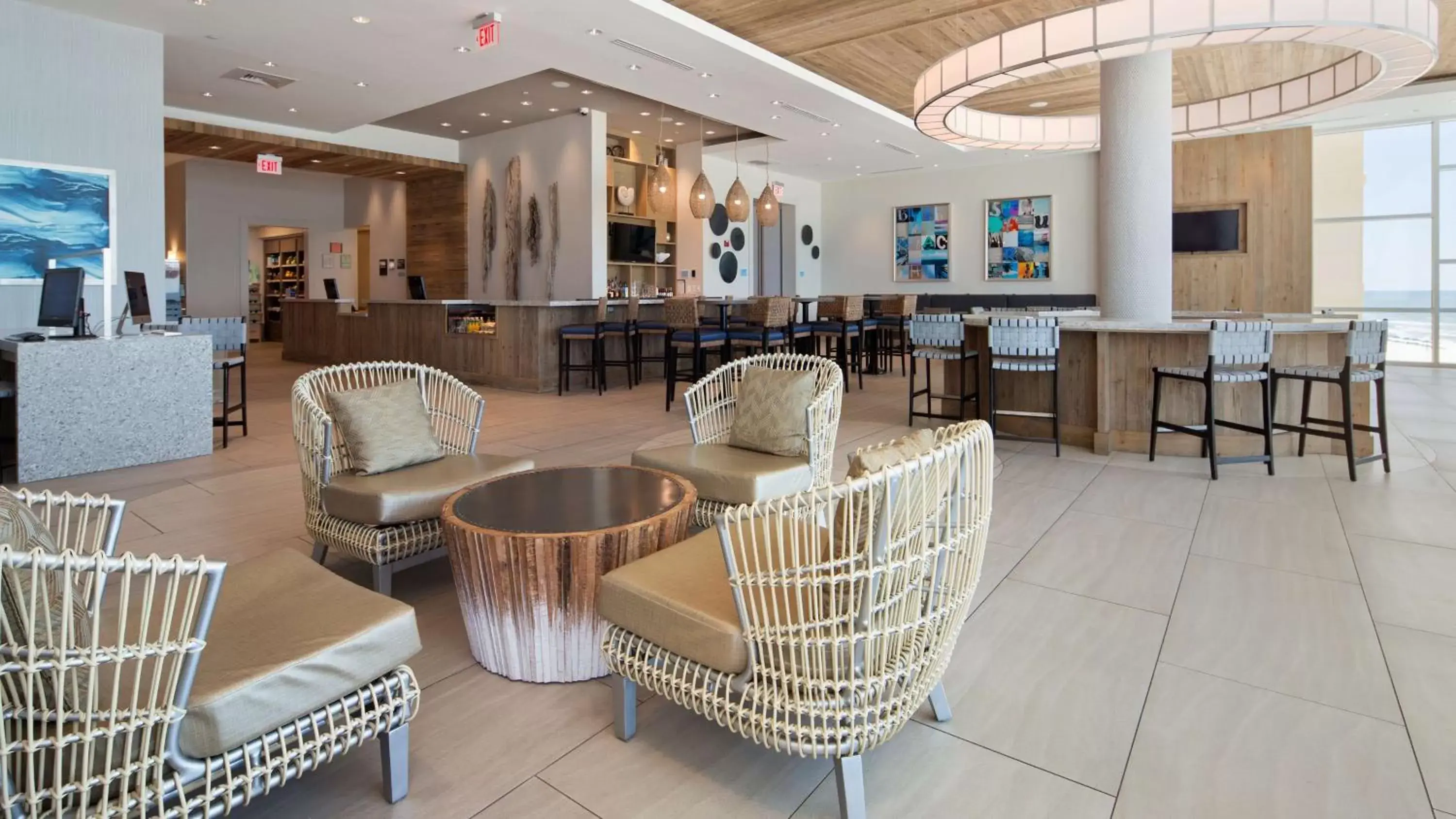 Lobby or reception, Lounge/Bar in Best Western Premier - The Tides