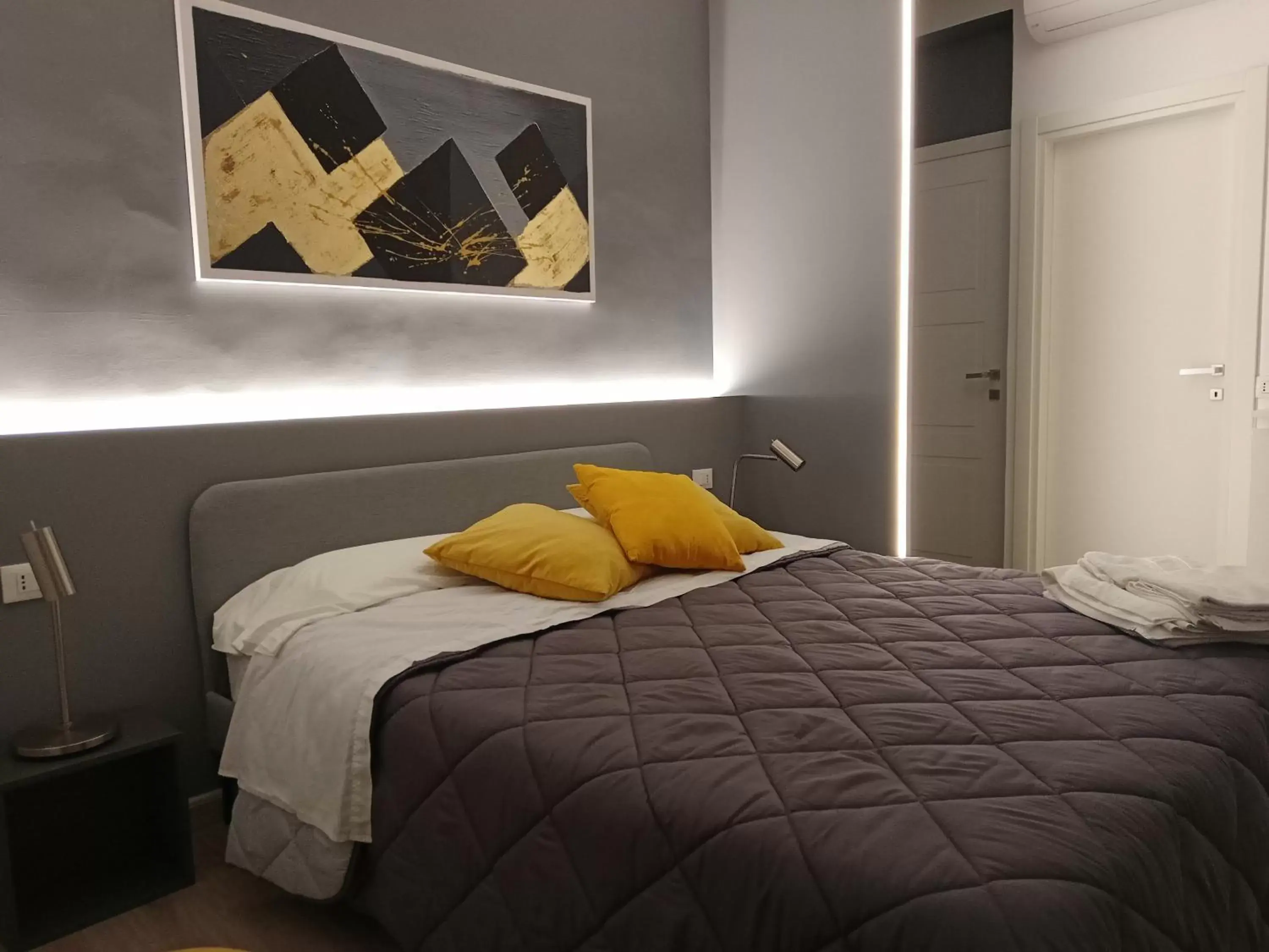 Bedroom, Bed in Narciso boutique apartment