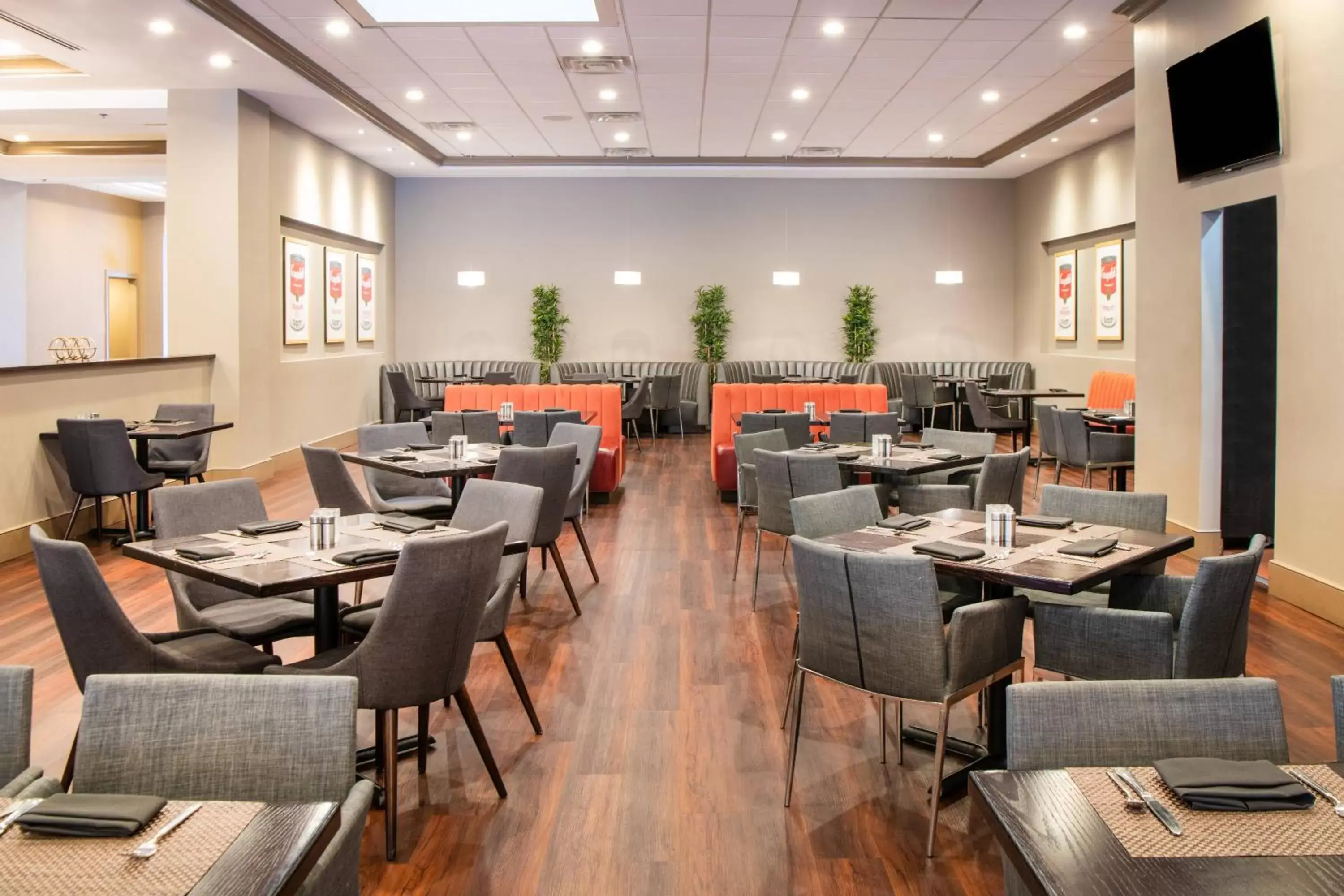 Restaurant/Places to Eat in Delta Hotels by Marriott Detroit Metro Airport