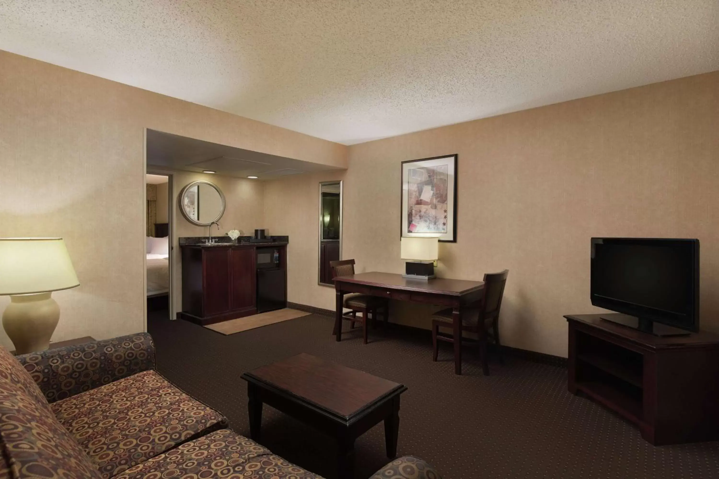 Bedroom, TV/Entertainment Center in Embassy Suites Lubbock