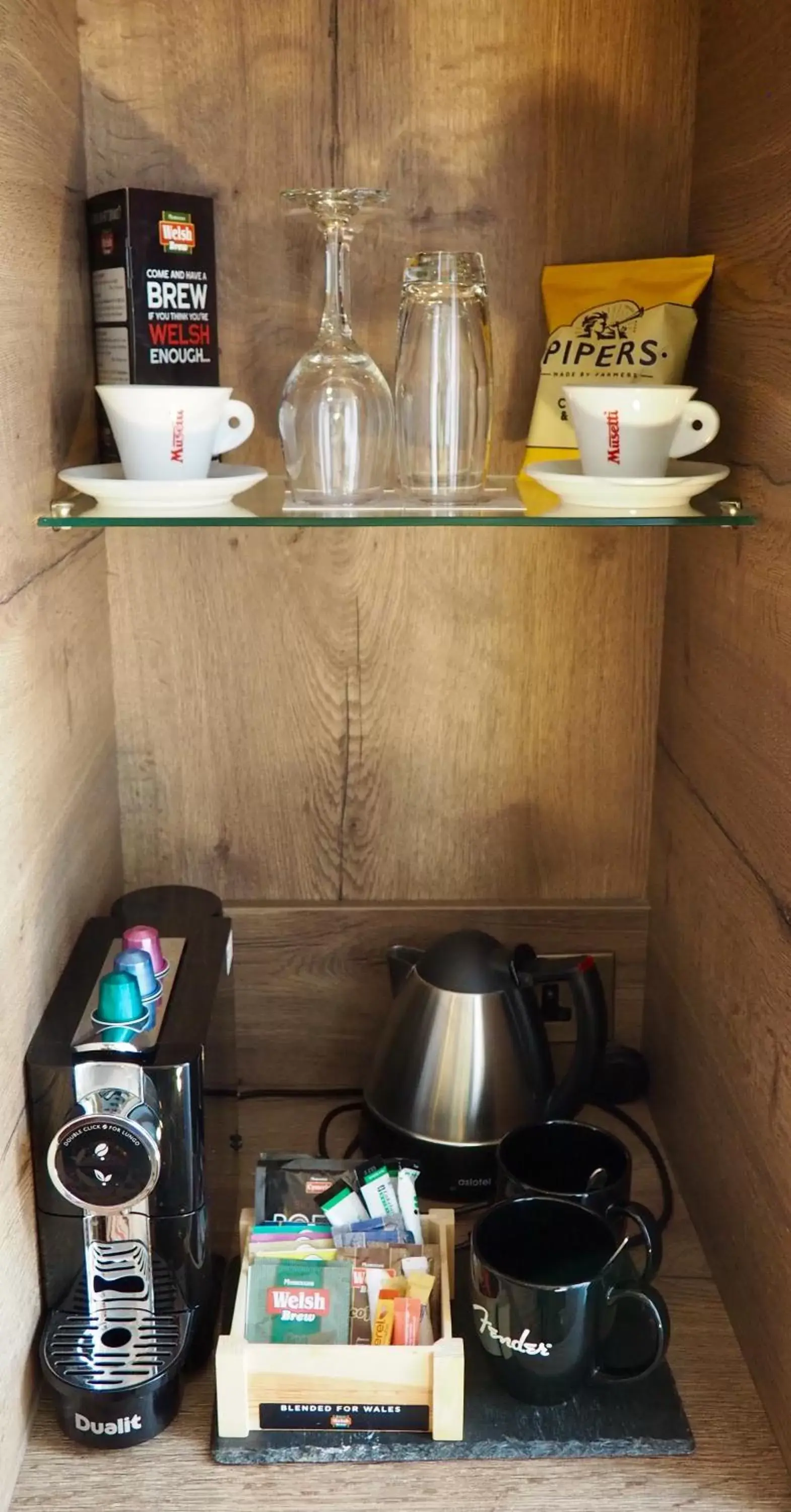 Coffee/tea facilities in Hotel Indigo - Cardiff, an IHG Hotel