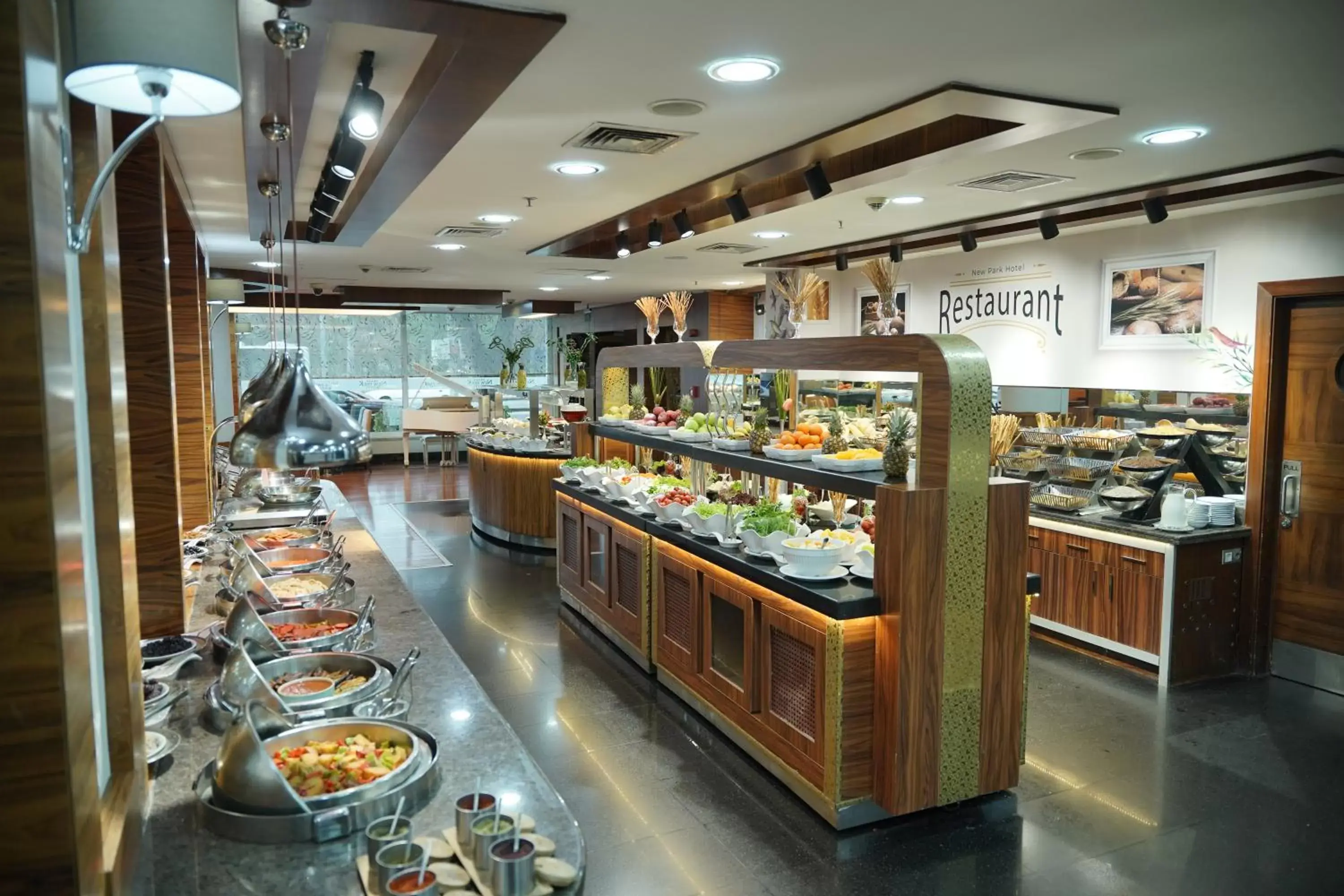 Buffet breakfast, Food in New Park Hotel