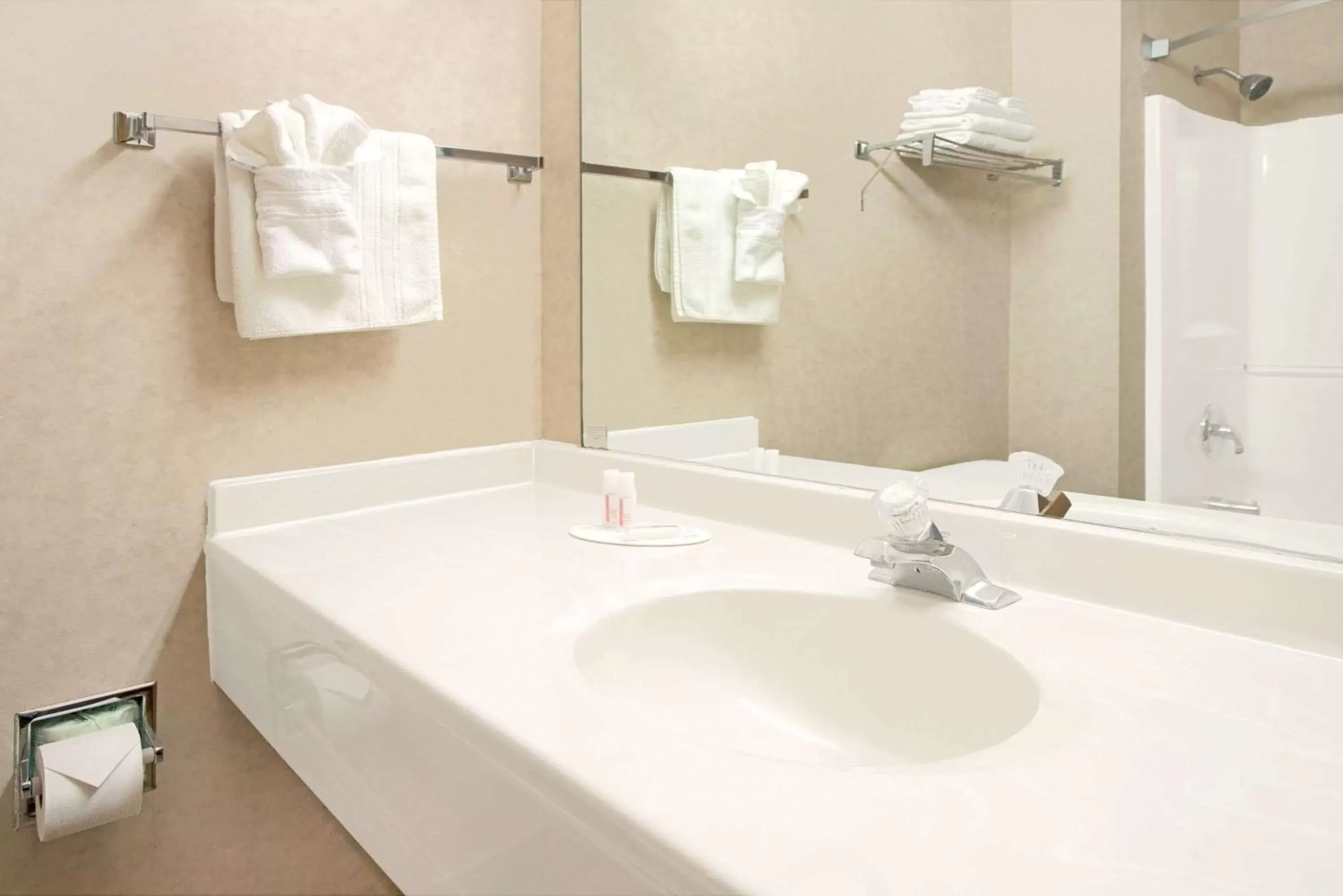 On site in Super 8 by Wyndham Bonne Terre On site in Super 8 by Wyndham Bonne Terre