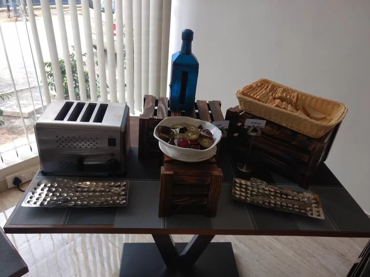 Food and drinks in Vivid A Boutique Hotel