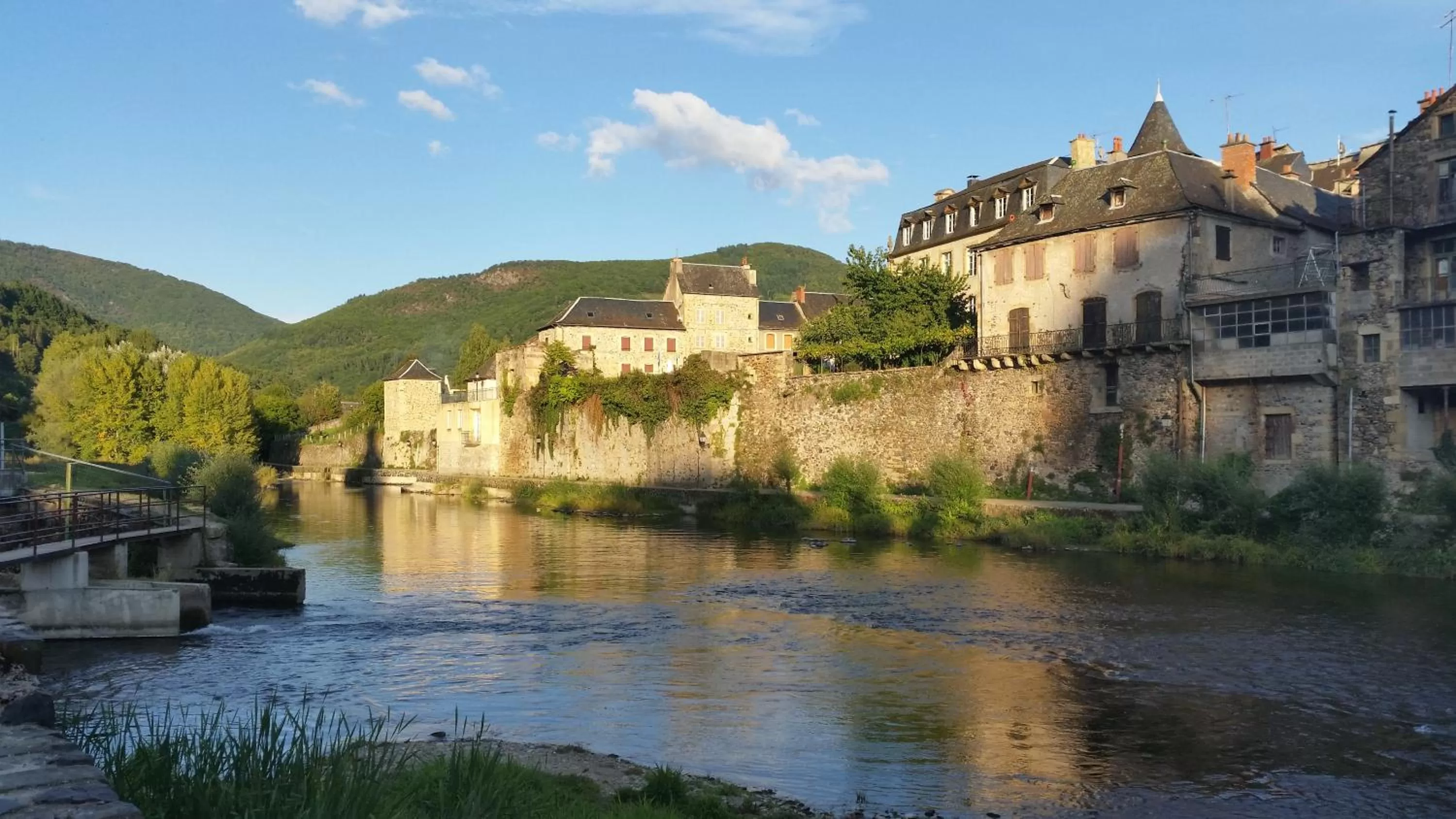 River view, Neighborhood in Chateau Ricard