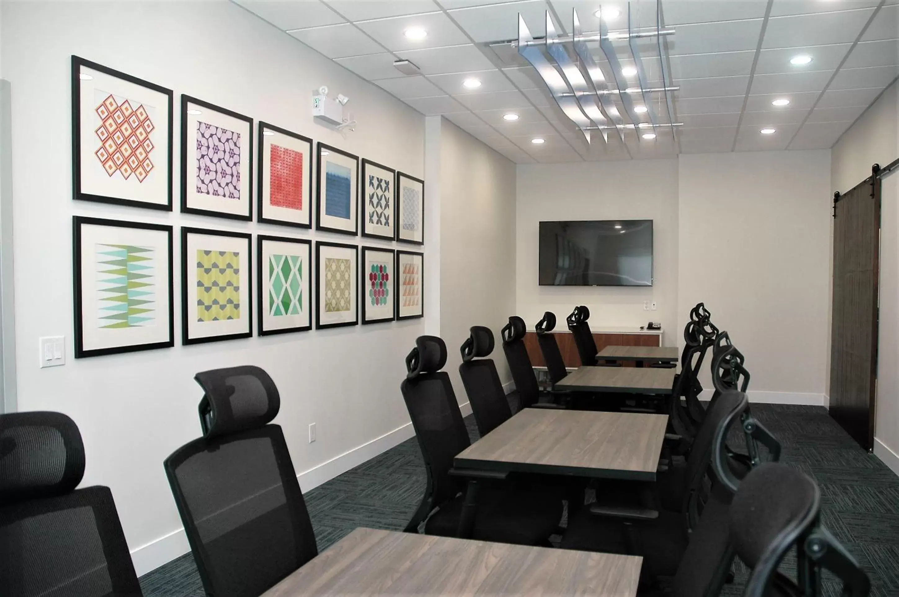 Meeting/conference room in Holiday Inn Express & Suites - Edmonton SW – Windermere, an IHG Hotel