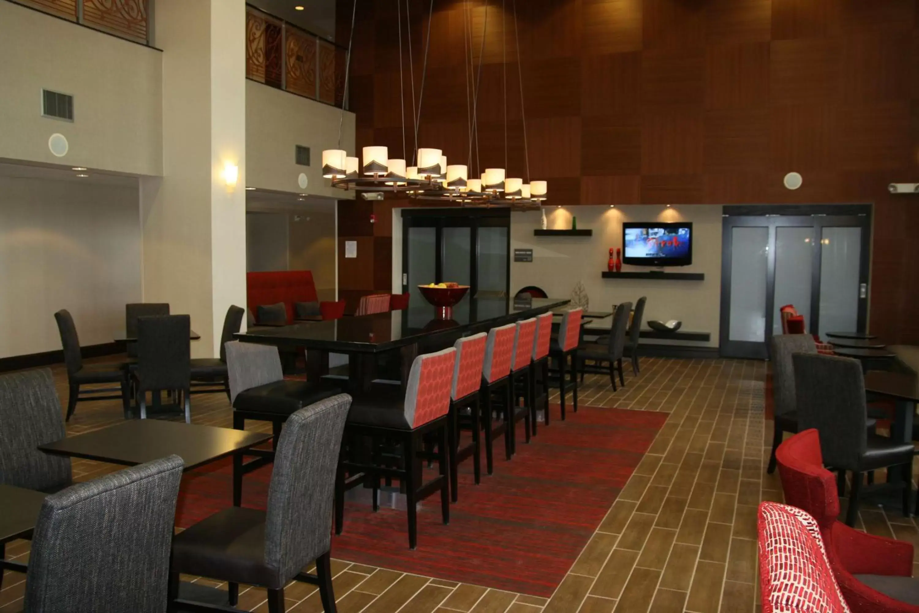 Dining area, Restaurant/Places to Eat in Hampton Inn by Hilton Garden City Long Island