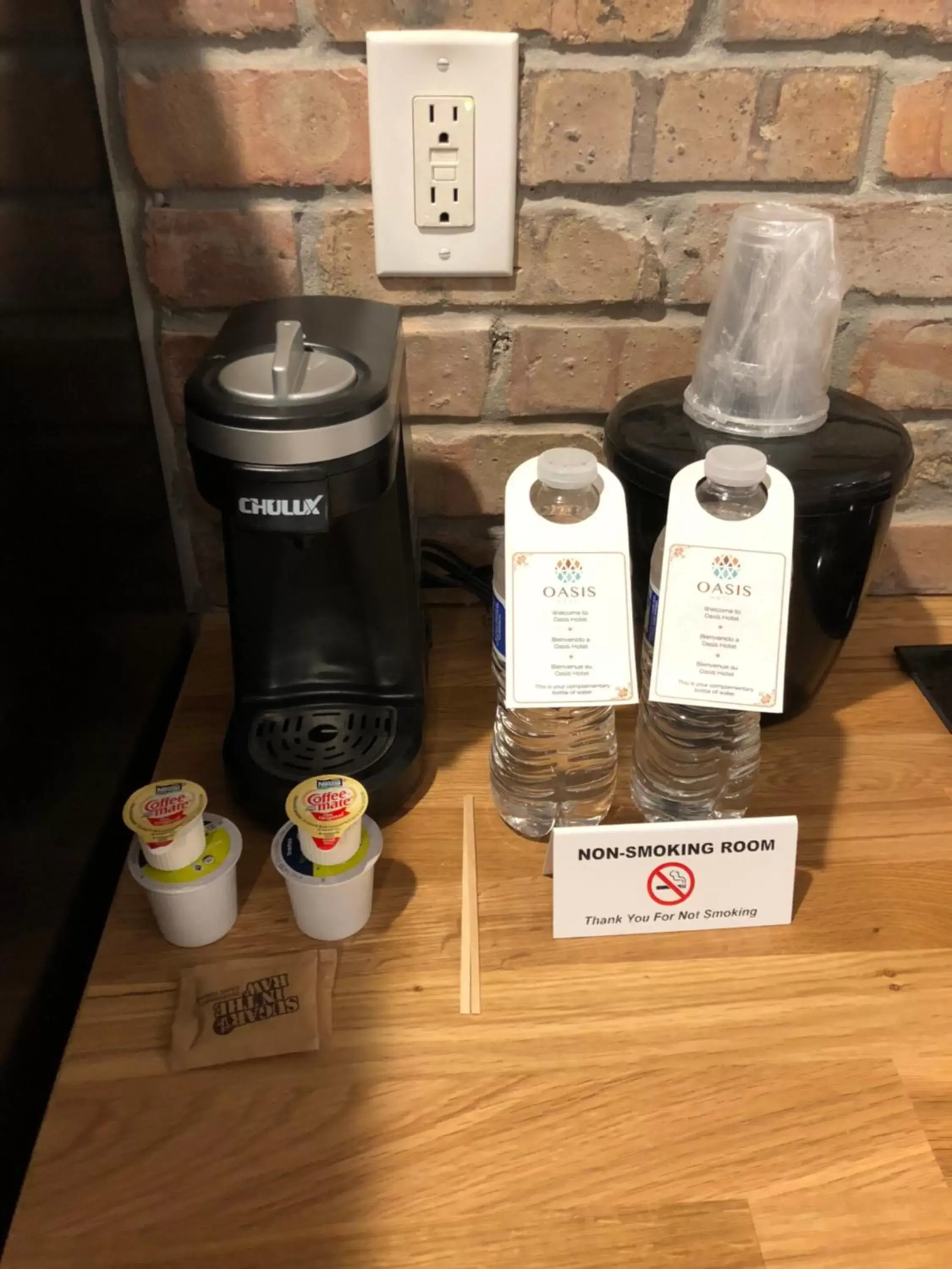 Coffee/tea facilities in Oasis Hotel