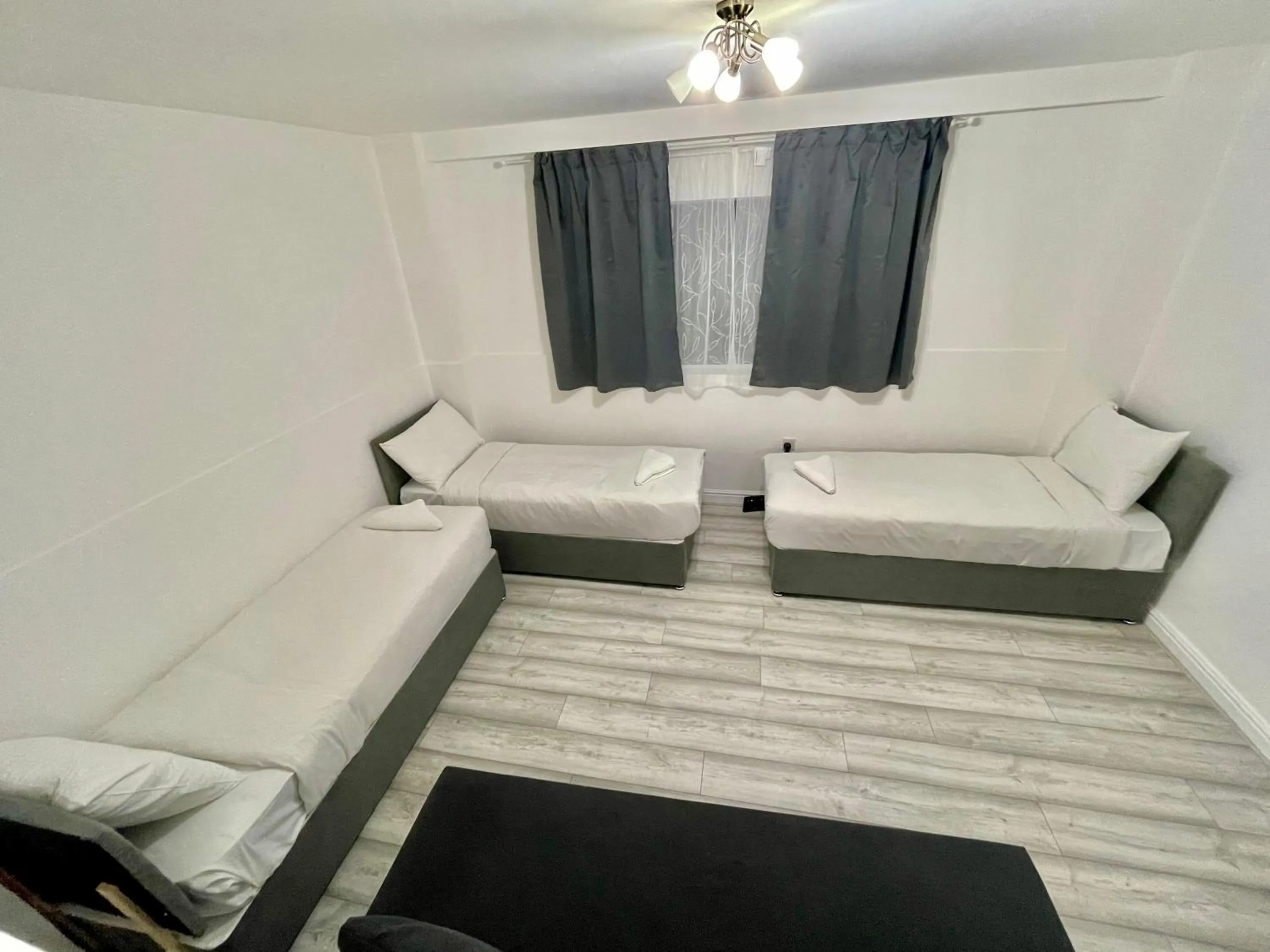 Other, Bed in Comfortable - Cosy - Budget Studios in City Center