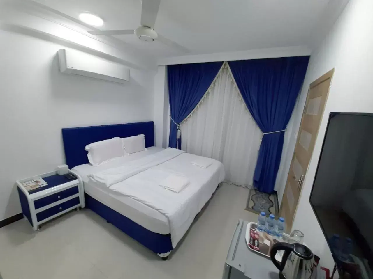 Bed in Al Rayyan Hotel Apartments Muscat